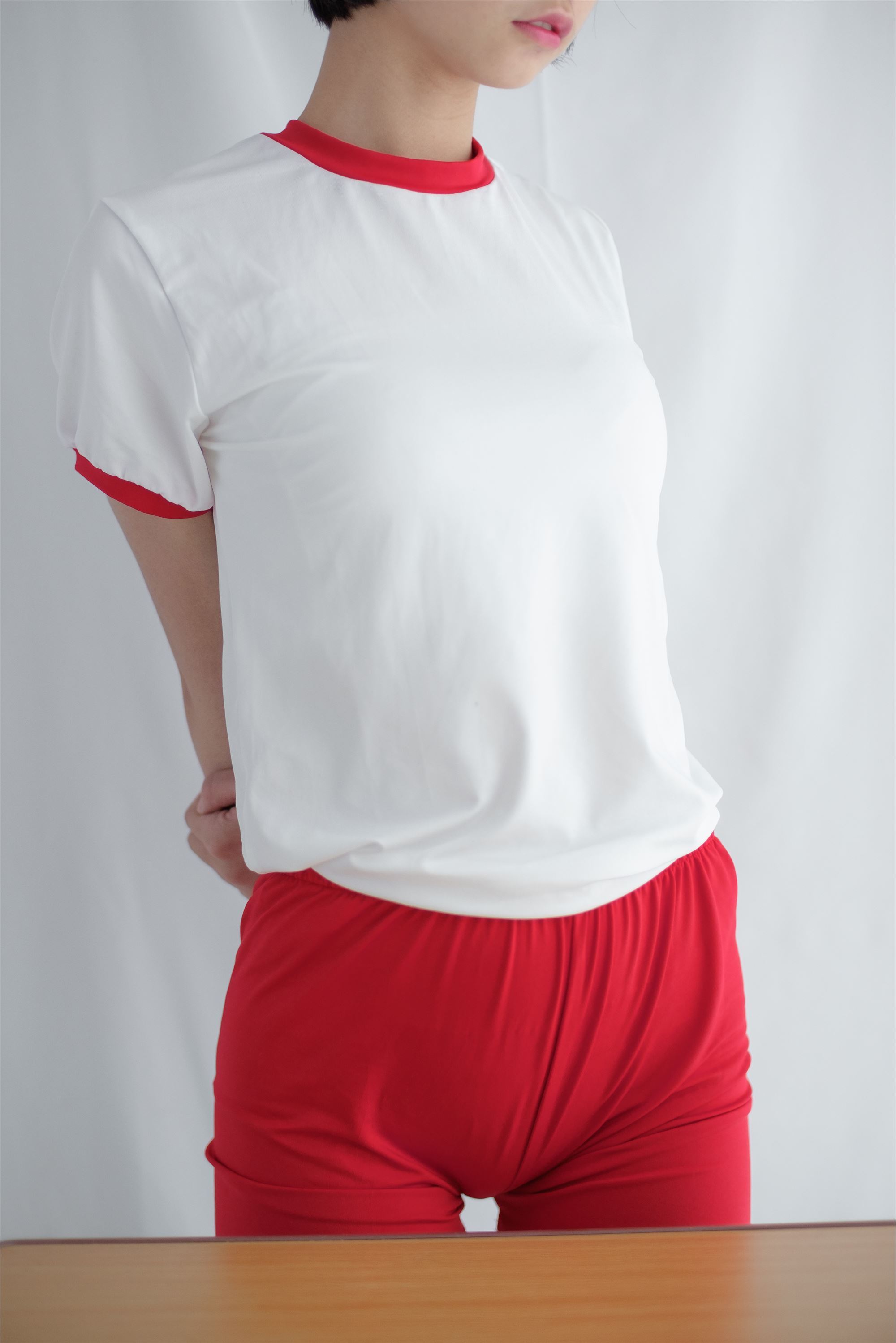 [森萝财团]萝莉丝足写真 R15-024