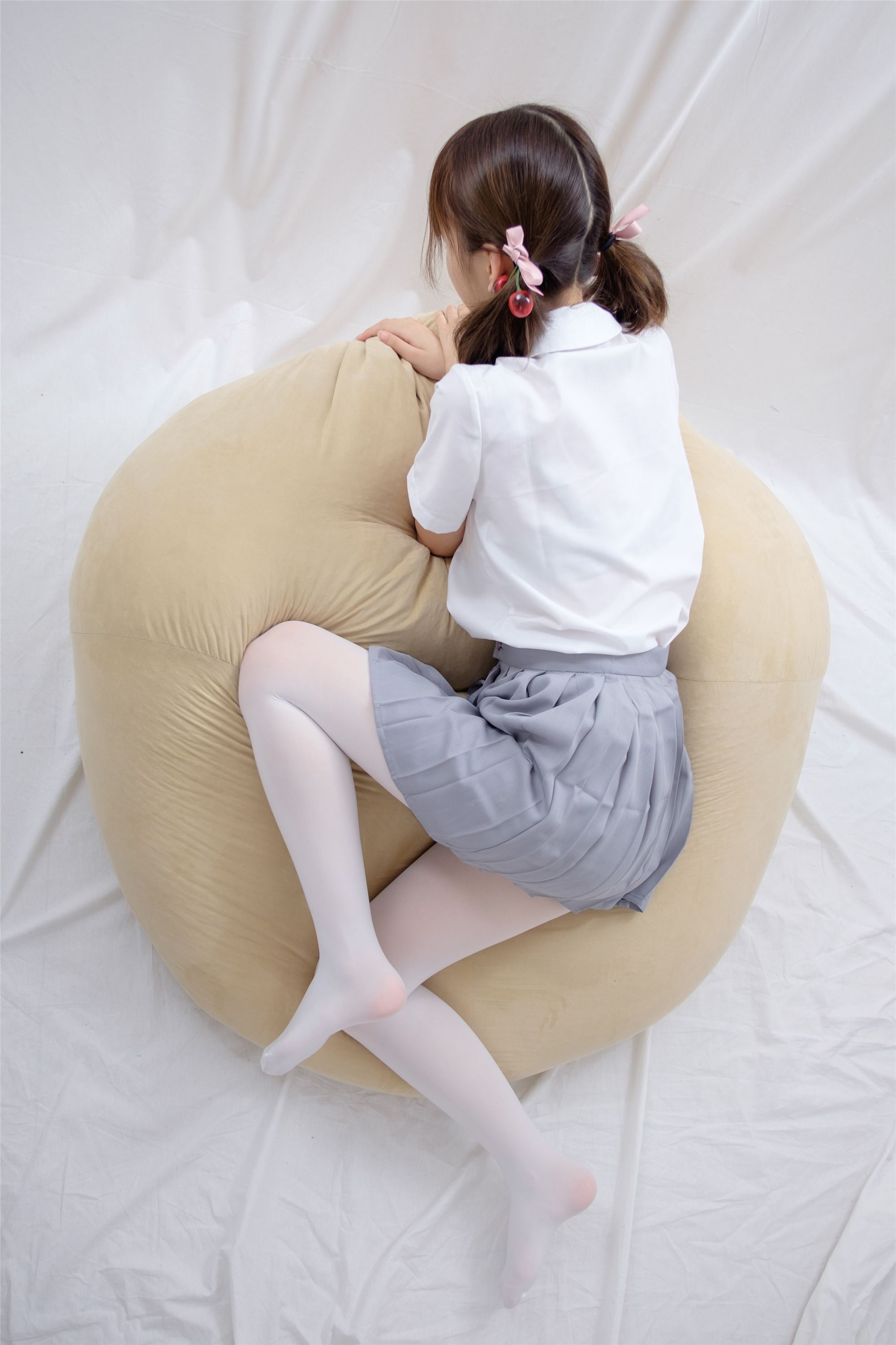 [森萝财团]萝莉丝足写真 R15-025