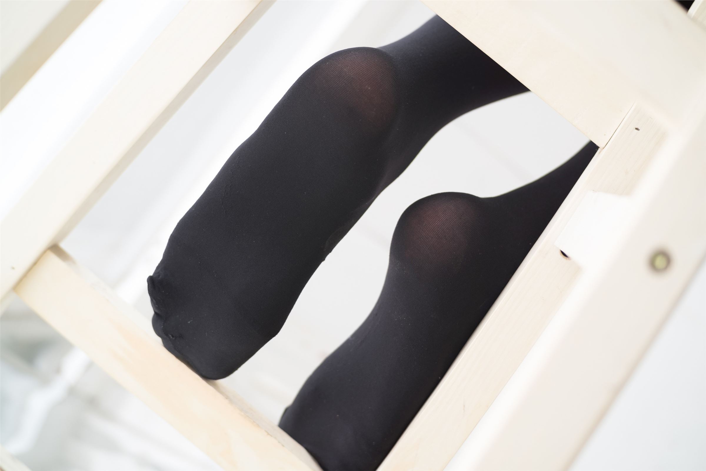 森萝财团写真 - [R15-029] 慢慢脱下你的黑丝