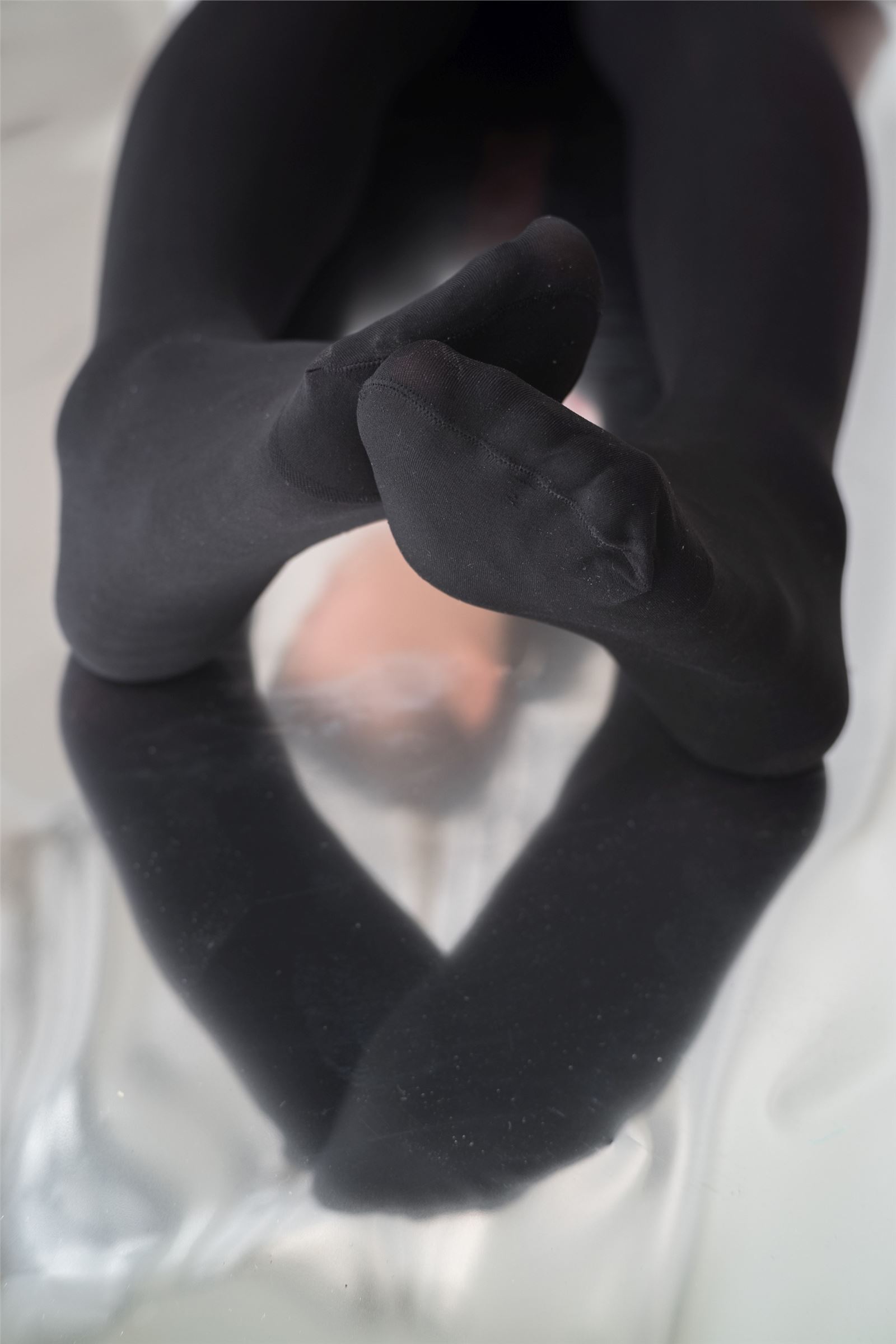 森萝财团写真 - [R15-029] 慢慢脱下你的黑丝