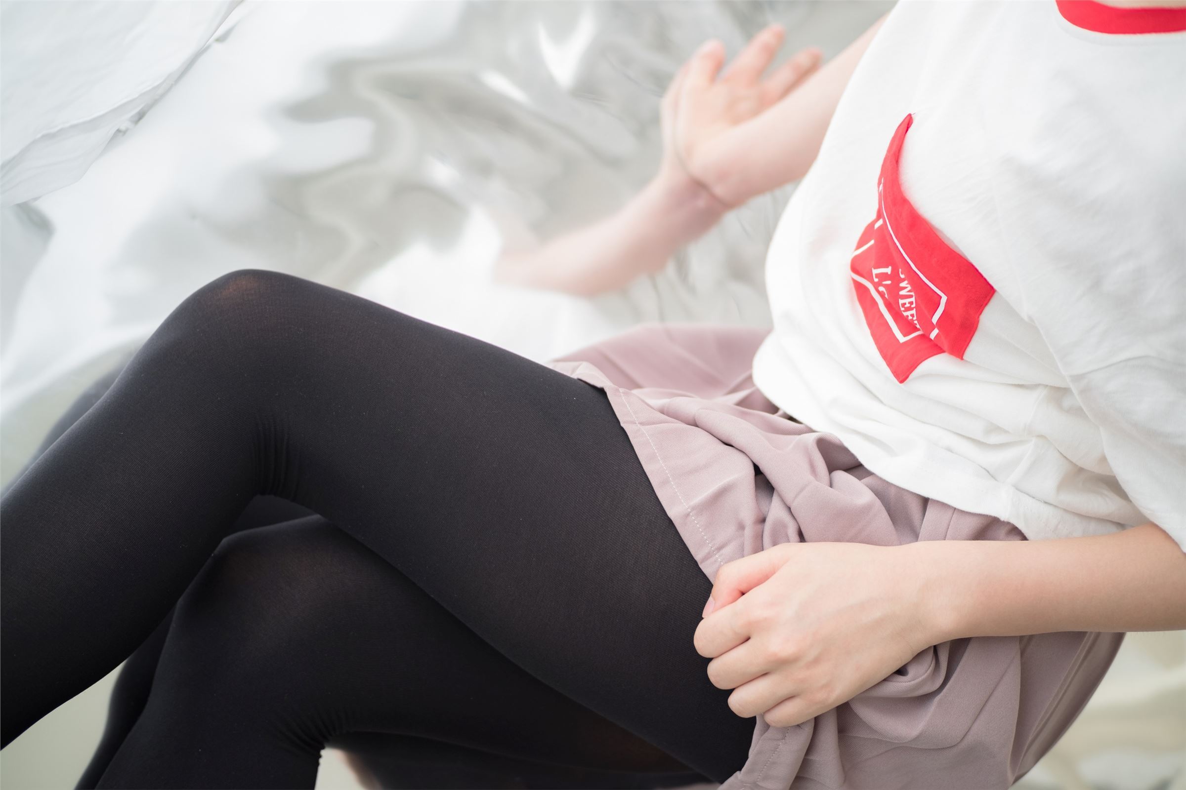 森萝财团写真 - [R15-029] 慢慢脱下你的黑丝