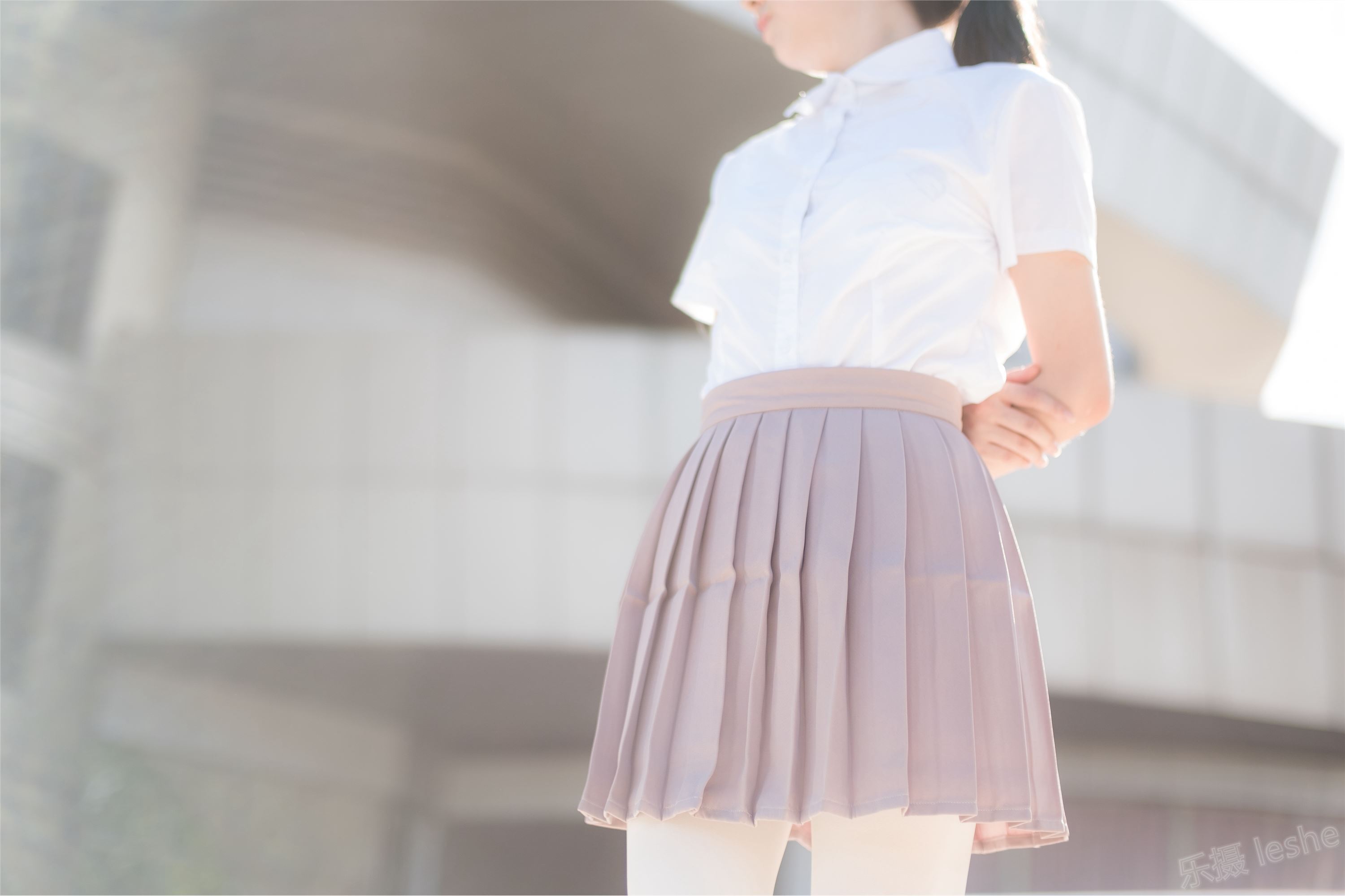 [森萝财团]萝莉丝足写真 R15-030 操场上的白丝