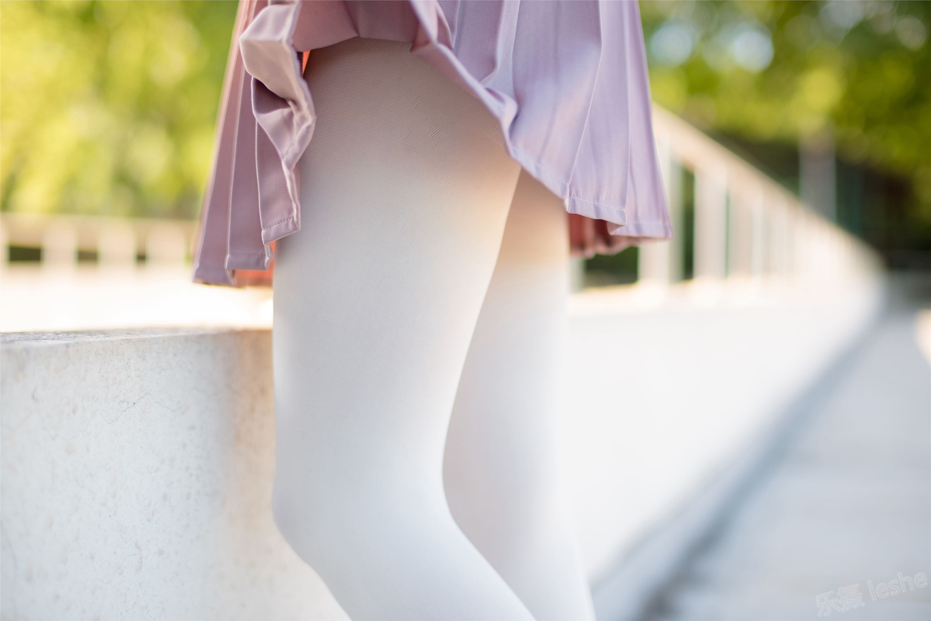 [森萝财团]萝莉丝足写真 R15-030 操场上的白丝