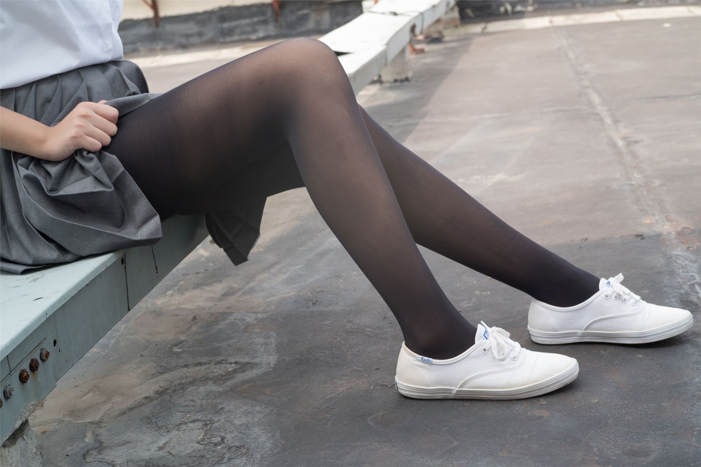 森萝财团写真 - [R15-031] 天台黑丝