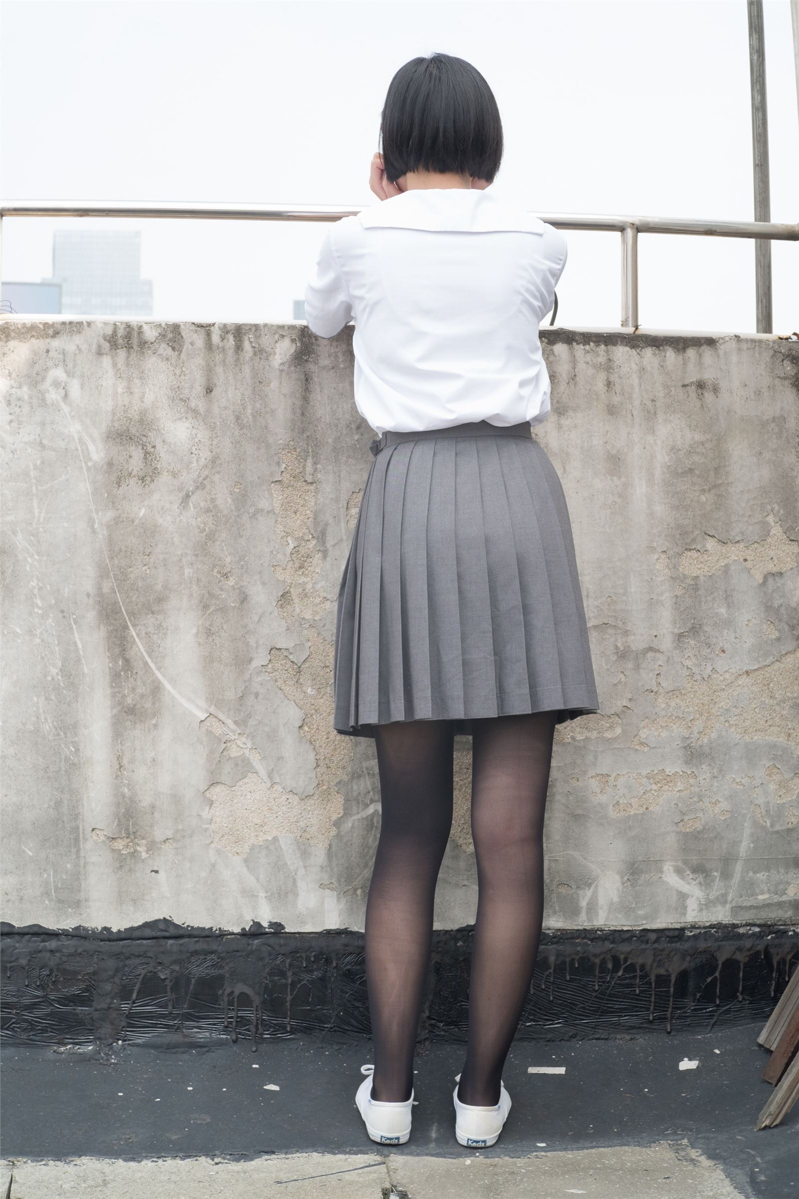 森萝财团写真 - [R15-031] 天台黑丝