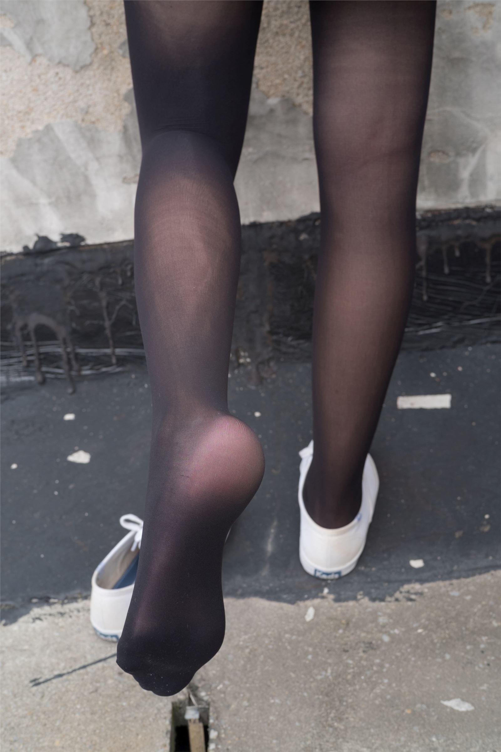 森萝财团写真 - [R15-031] 天台黑丝