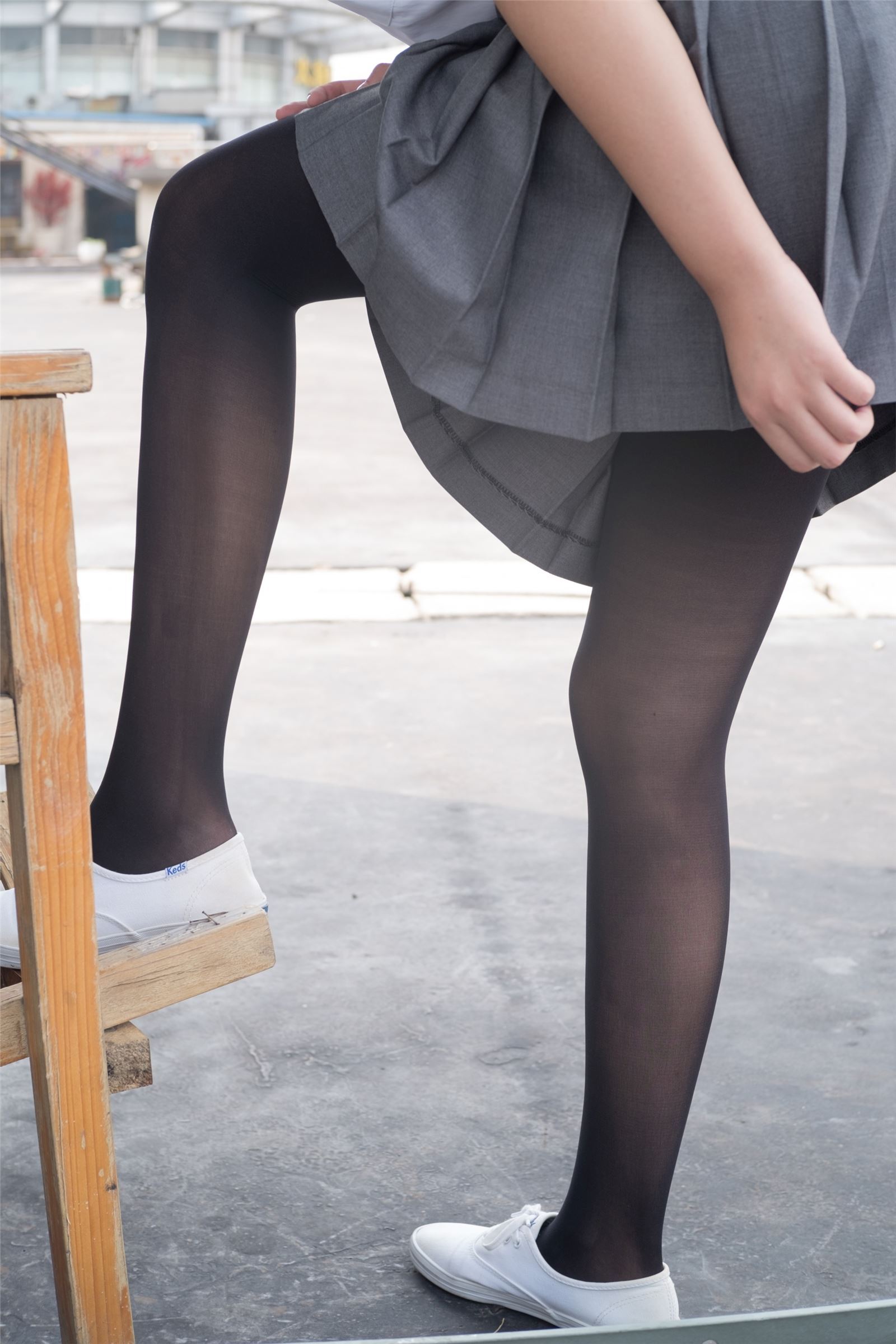 森萝财团写真 - [R15-031] 天台黑丝