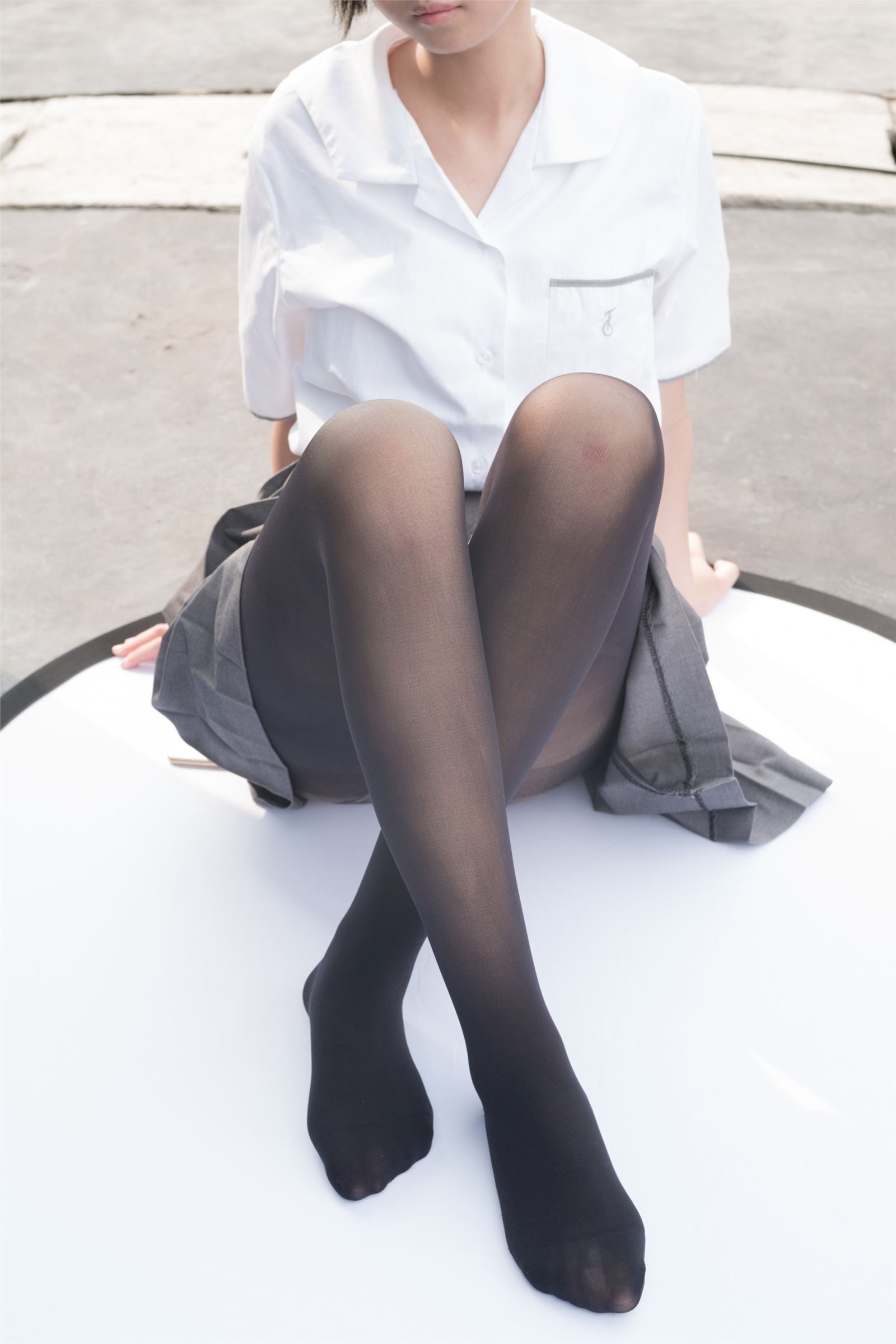 森萝财团写真 - [R15-031] 天台黑丝