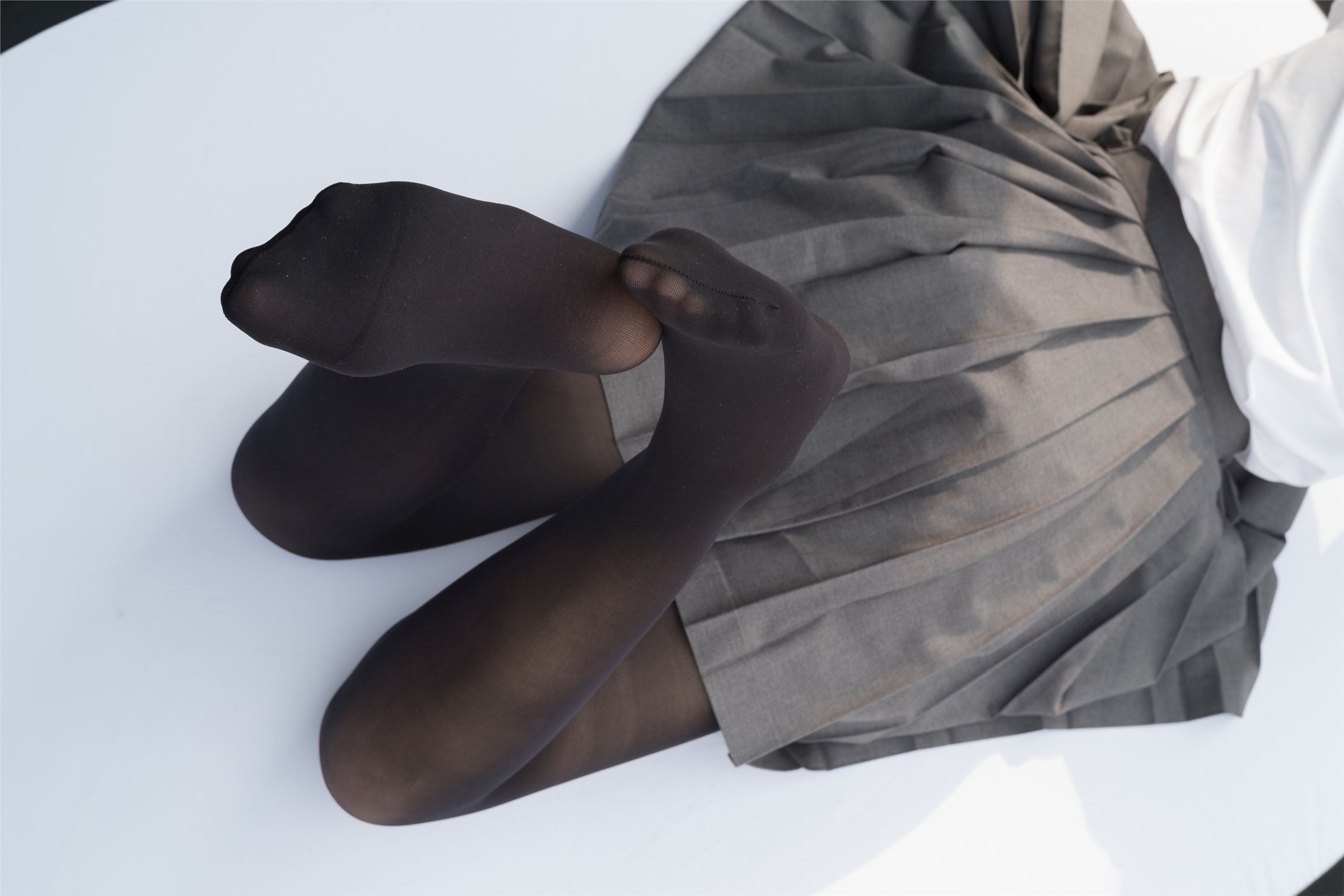 森萝财团写真 - [R15-031] 天台黑丝