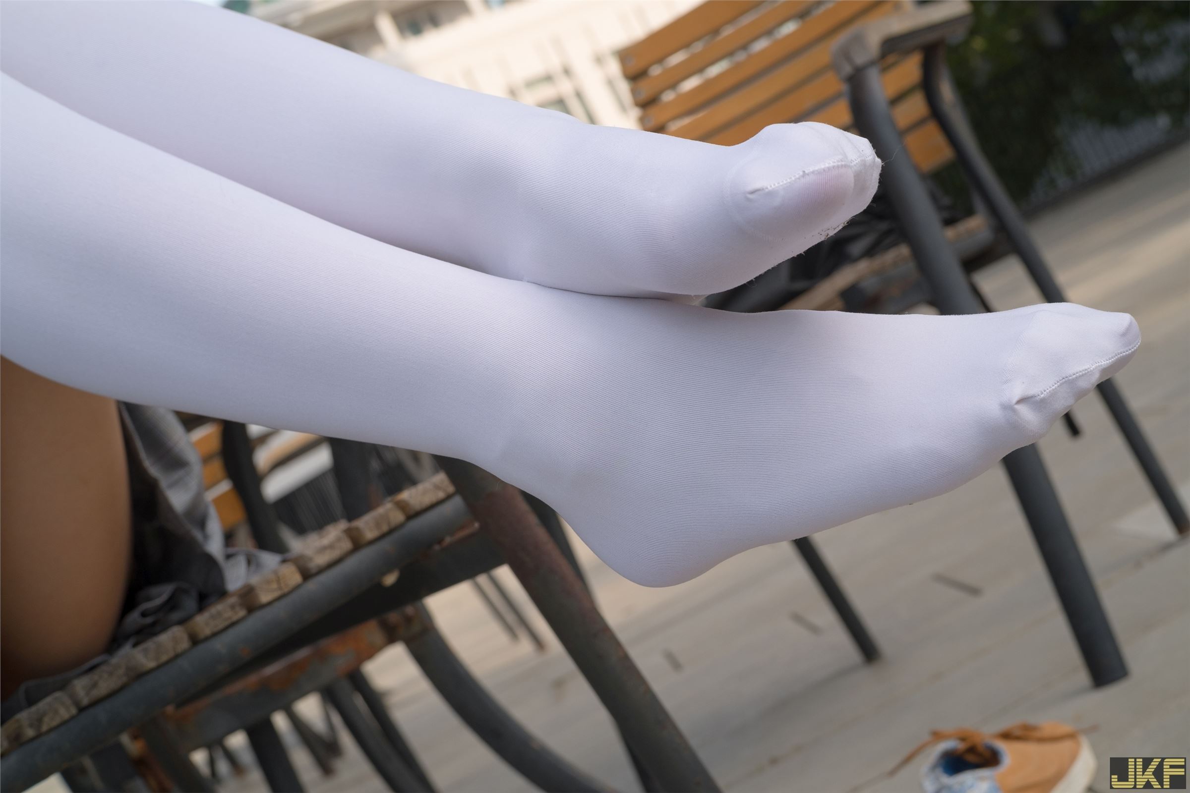 森萝财团写真 - [R15-032] 湖边戏水白丝