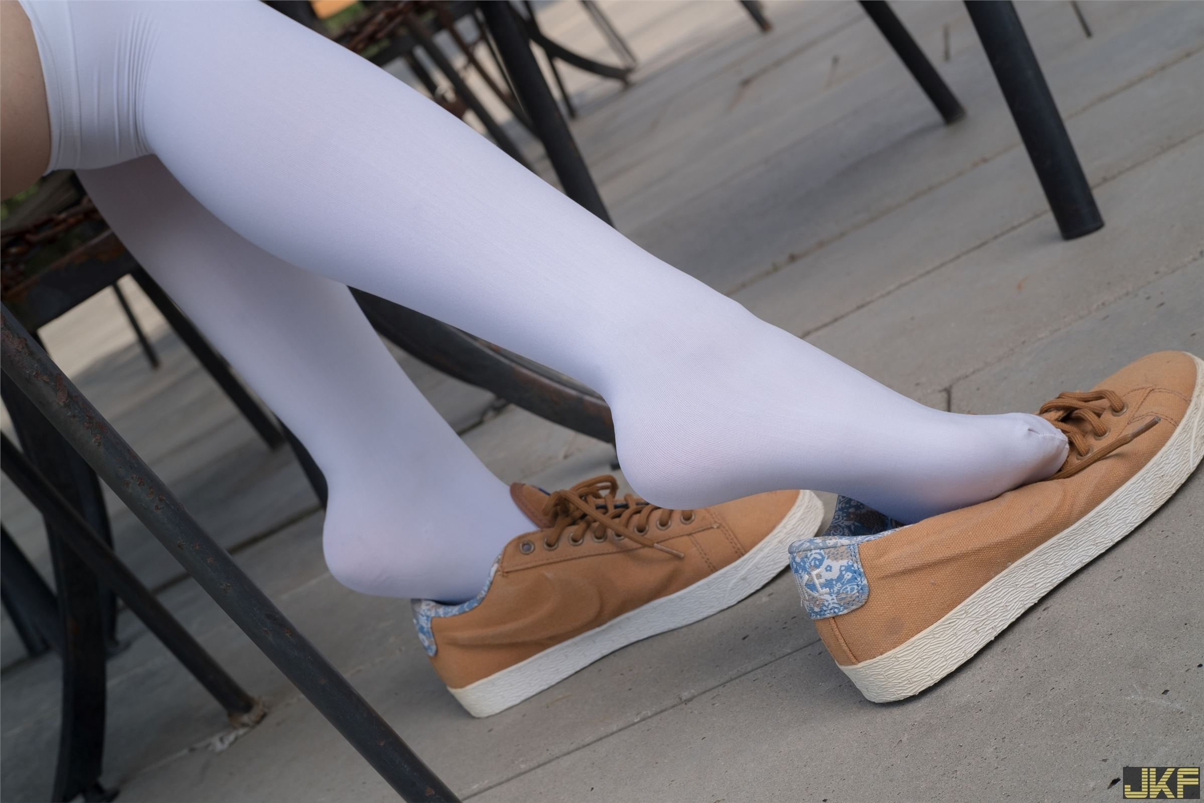 森萝财团写真 - [R15-032] 湖边戏水白丝