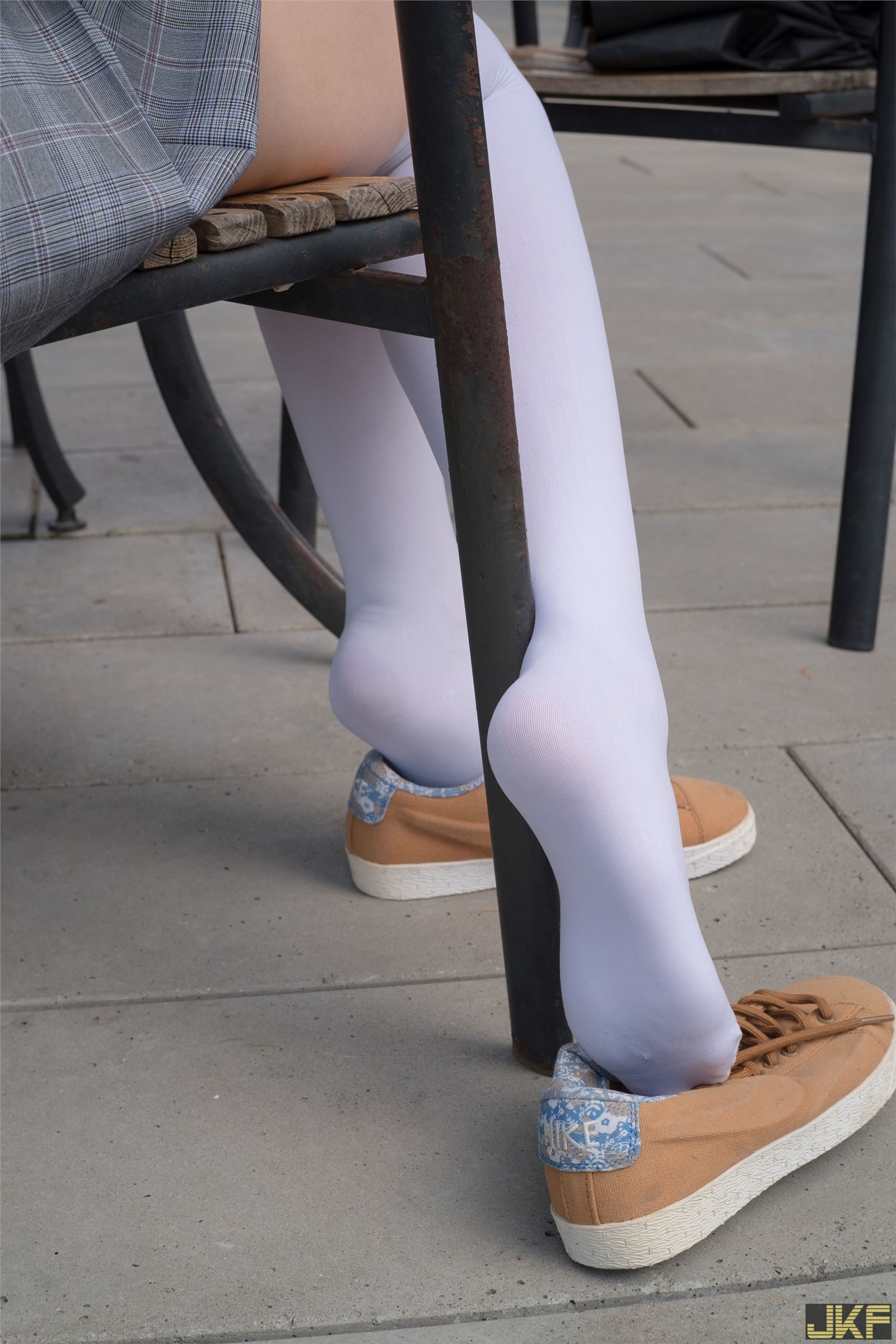 森萝财团写真 - [R15-032] 湖边戏水白丝