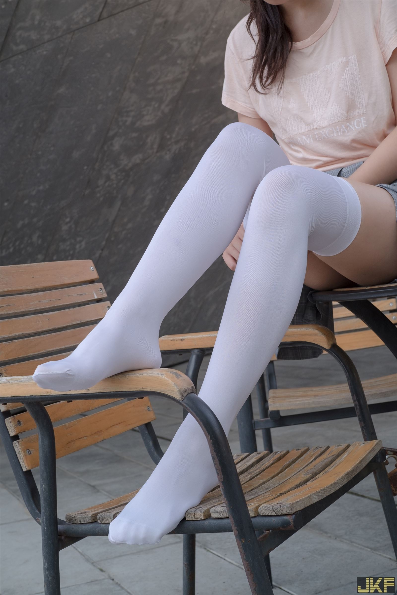 森萝财团写真 - [R15-032] 湖边戏水白丝