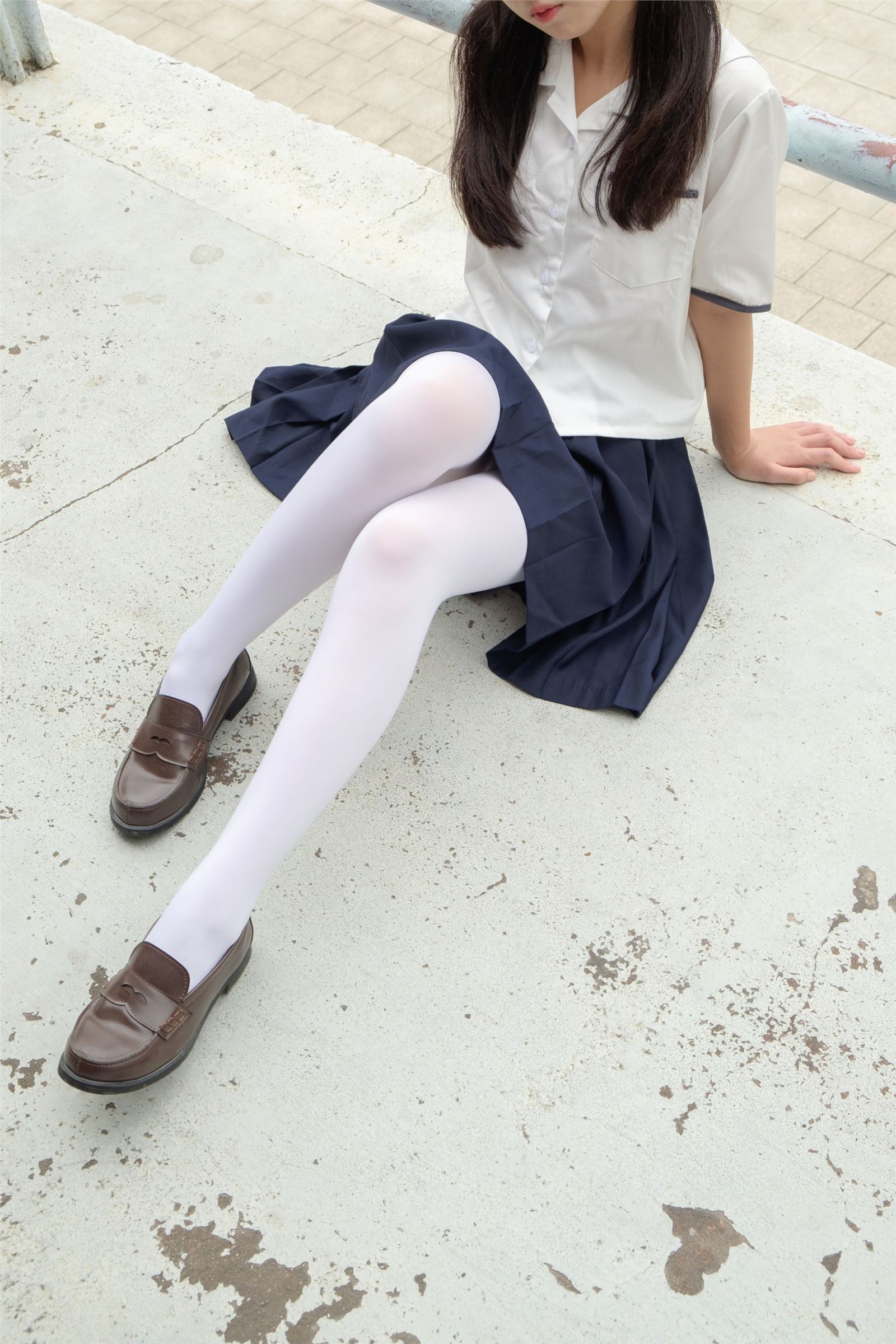 森萝财团写真 - [R15-034] 户外白丝秀