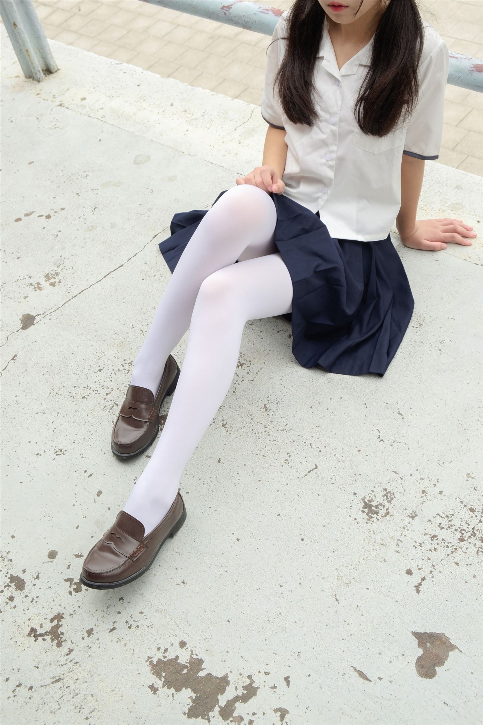 森萝财团写真 - [R15-034] 户外白丝秀