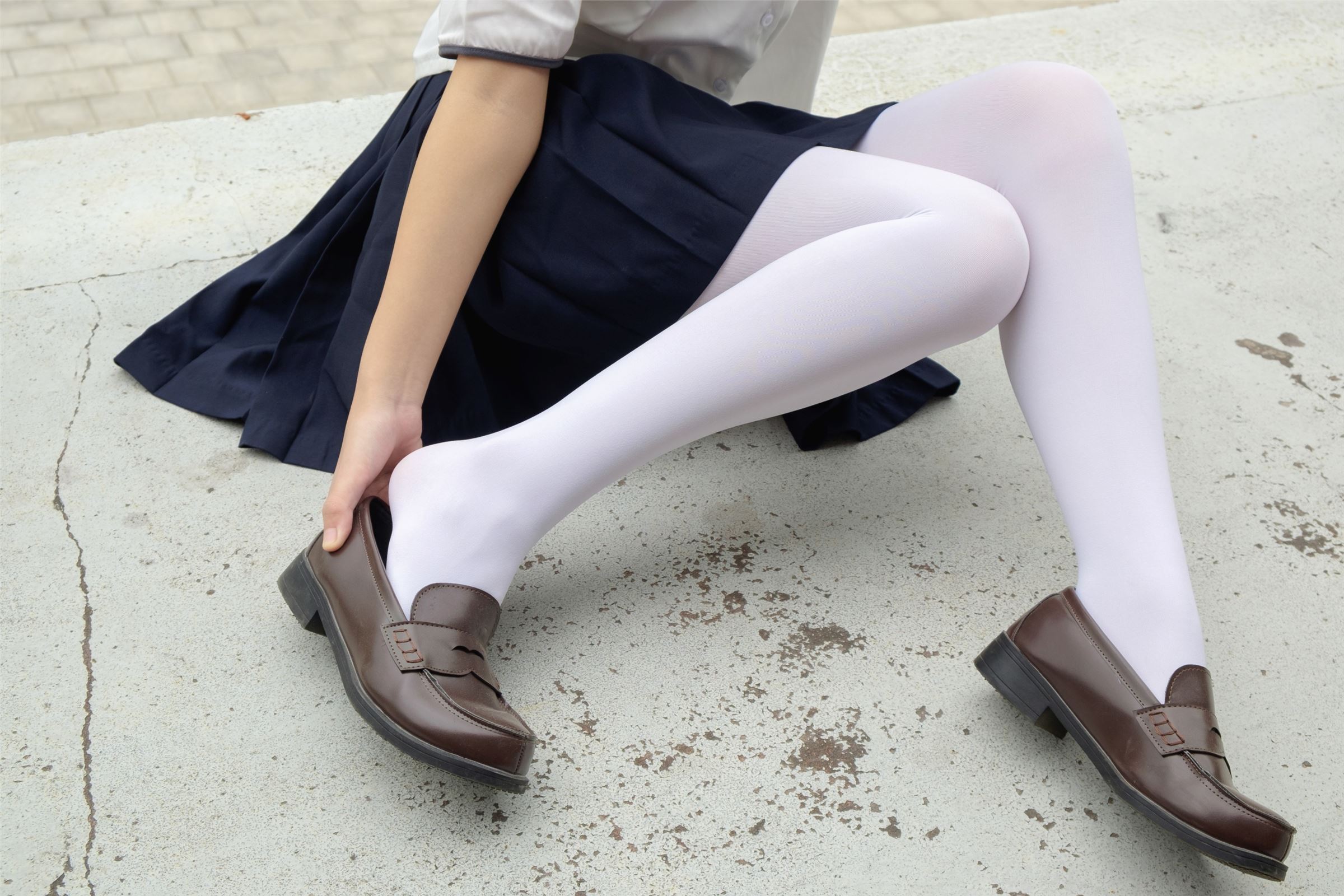 森萝财团写真 - [R15-034] 户外白丝秀