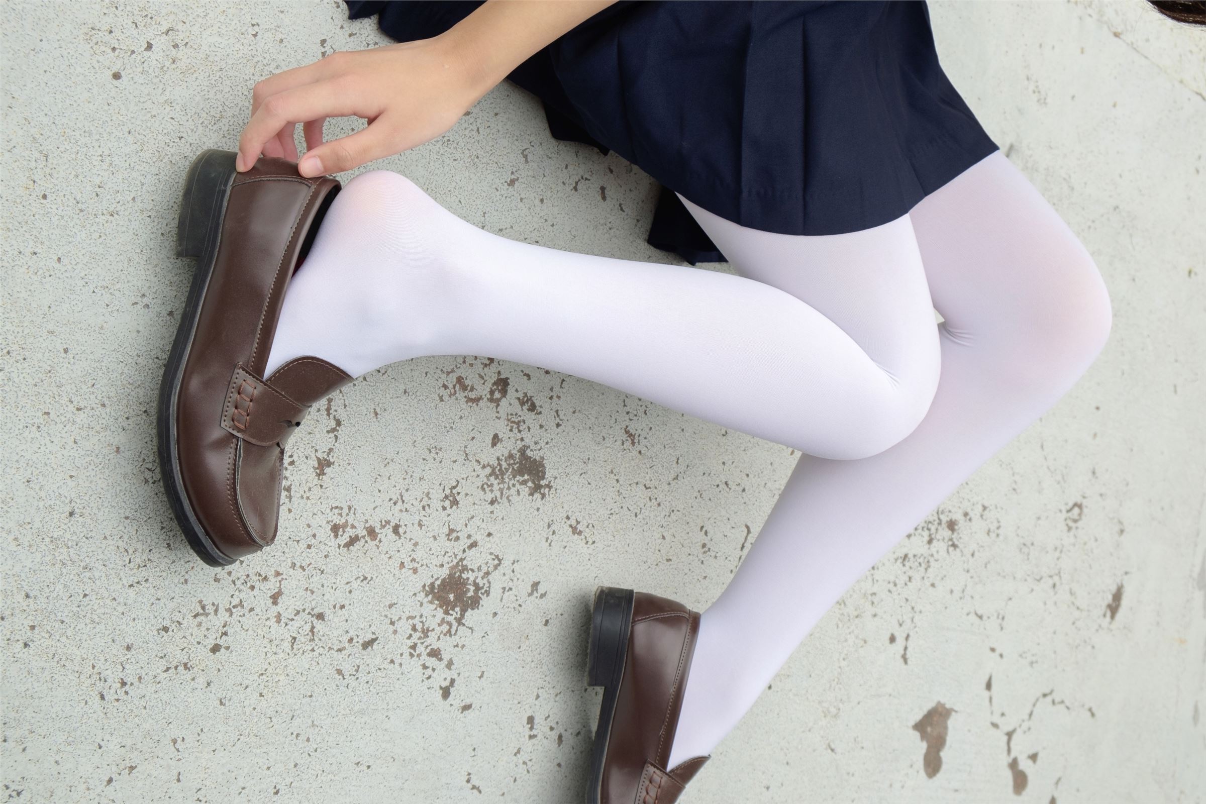 森萝财团写真 - [R15-034] 户外白丝秀