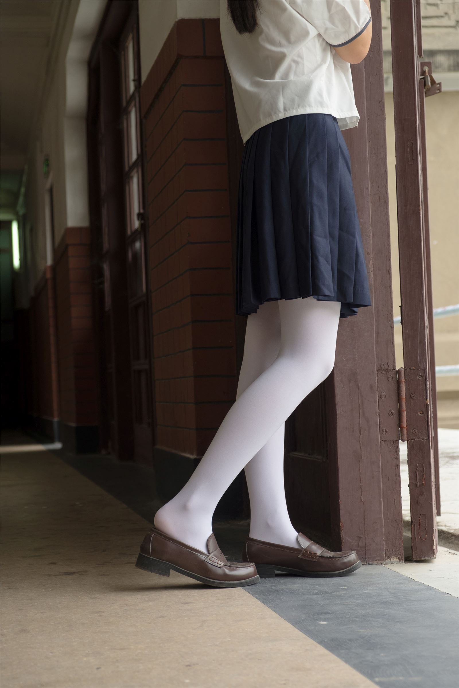 森萝财团写真 - [R15-034] 户外白丝秀