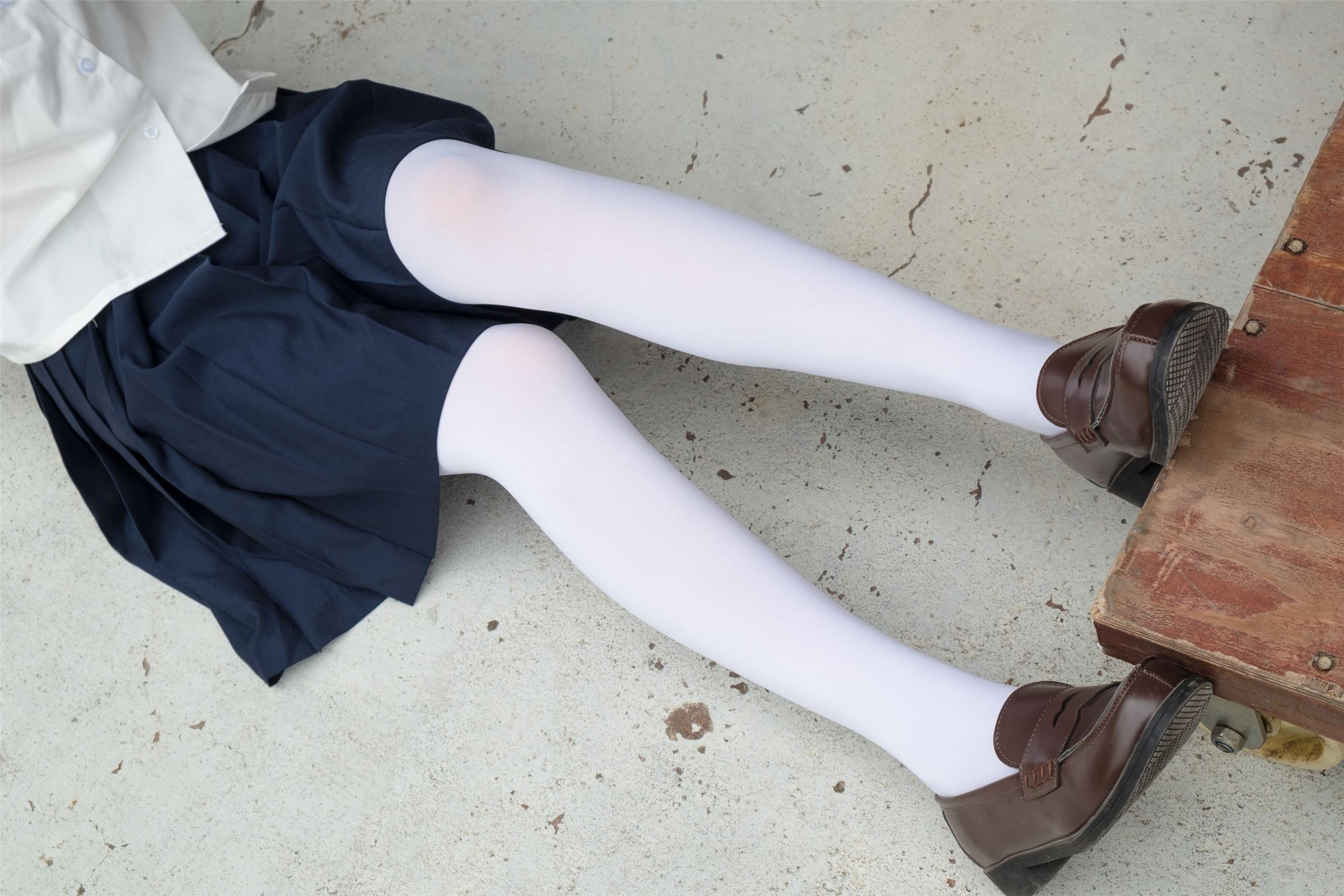 森萝财团写真 - [R15-034] 户外白丝秀