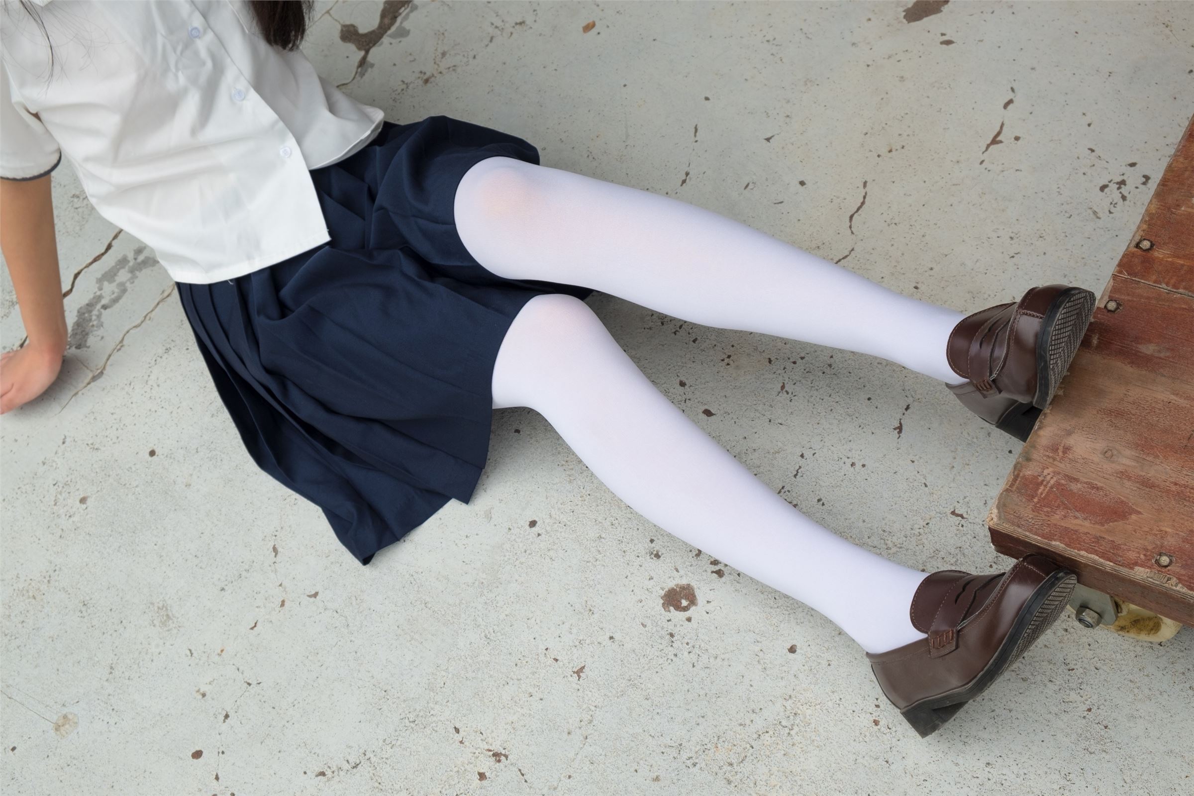 森萝财团写真 - [R15-034] 户外白丝秀