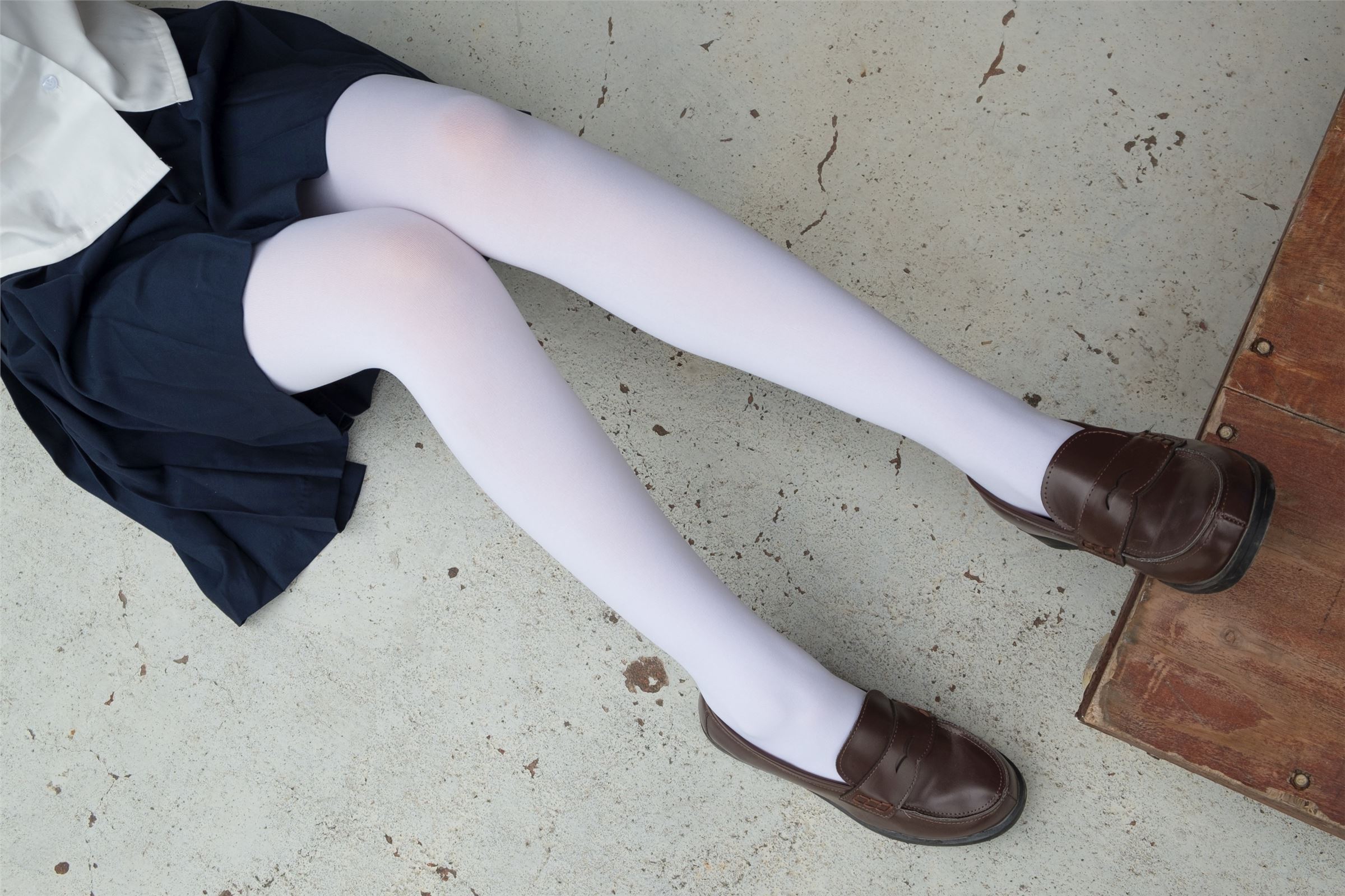 森萝财团写真 - [R15-034] 户外白丝秀