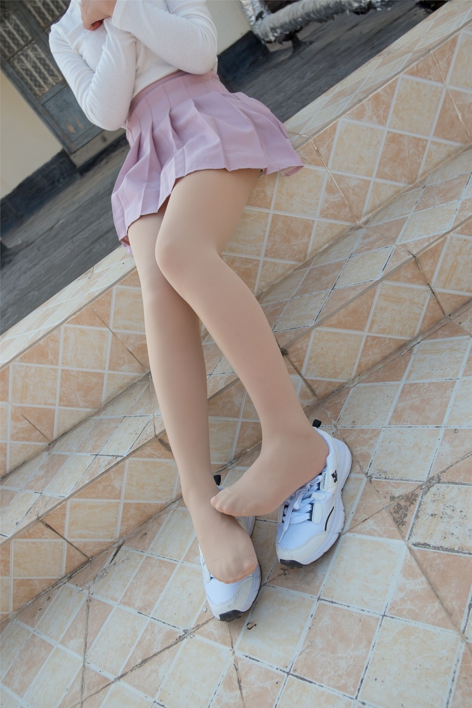 森萝财团写真 - [R15-038] 肉丝大胸妹