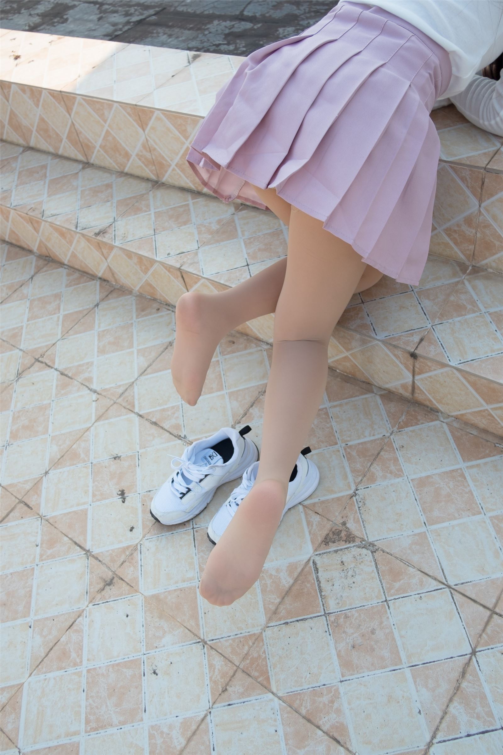 森萝财团写真 - [R15-038] 肉丝大胸妹