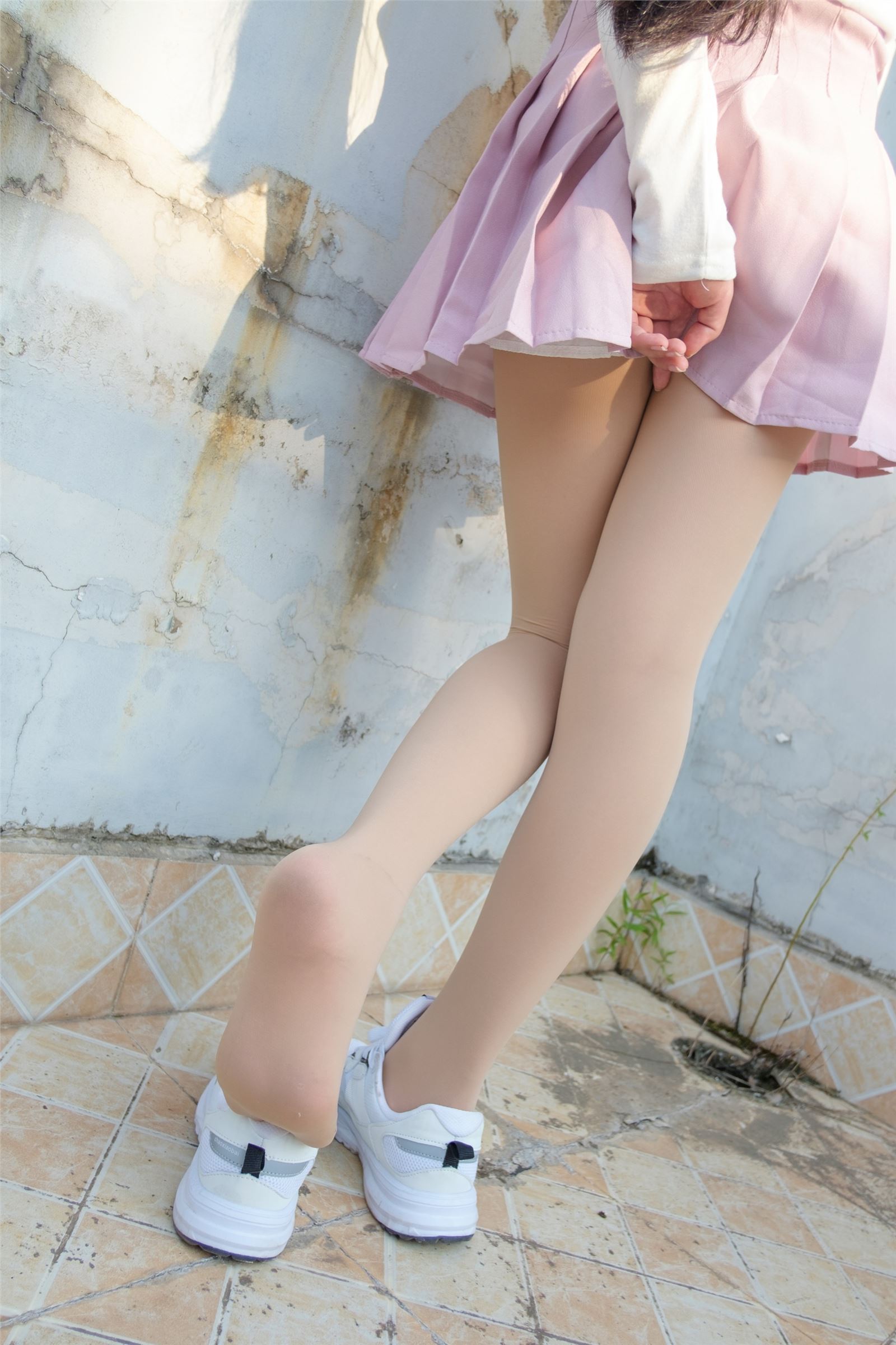 森萝财团写真 - [R15-038] 肉丝大胸妹