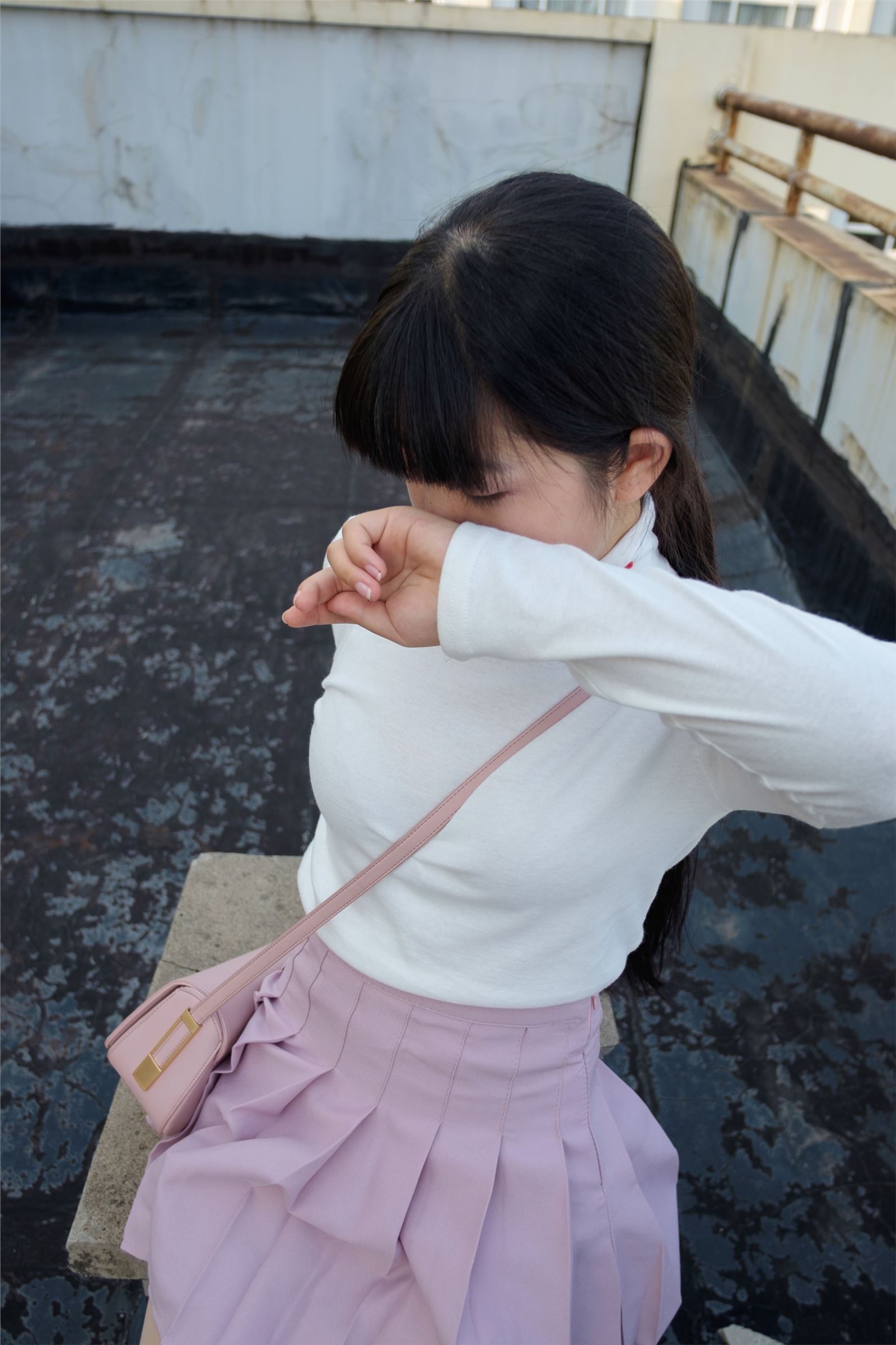 森萝财团写真 - [R15-038] 肉丝大胸妹