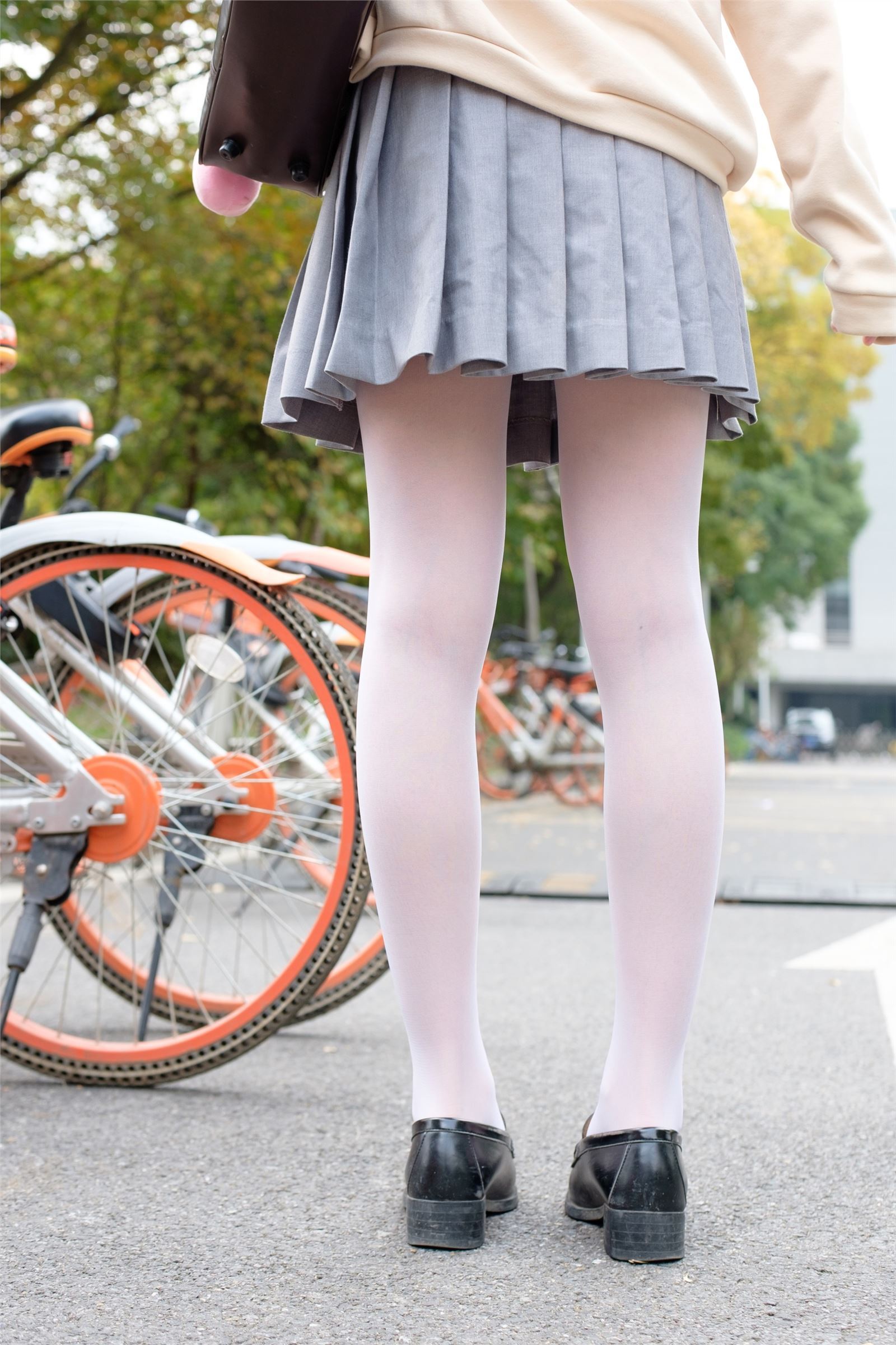 森萝财团写真 - [R15-040] 户外白丝短裙