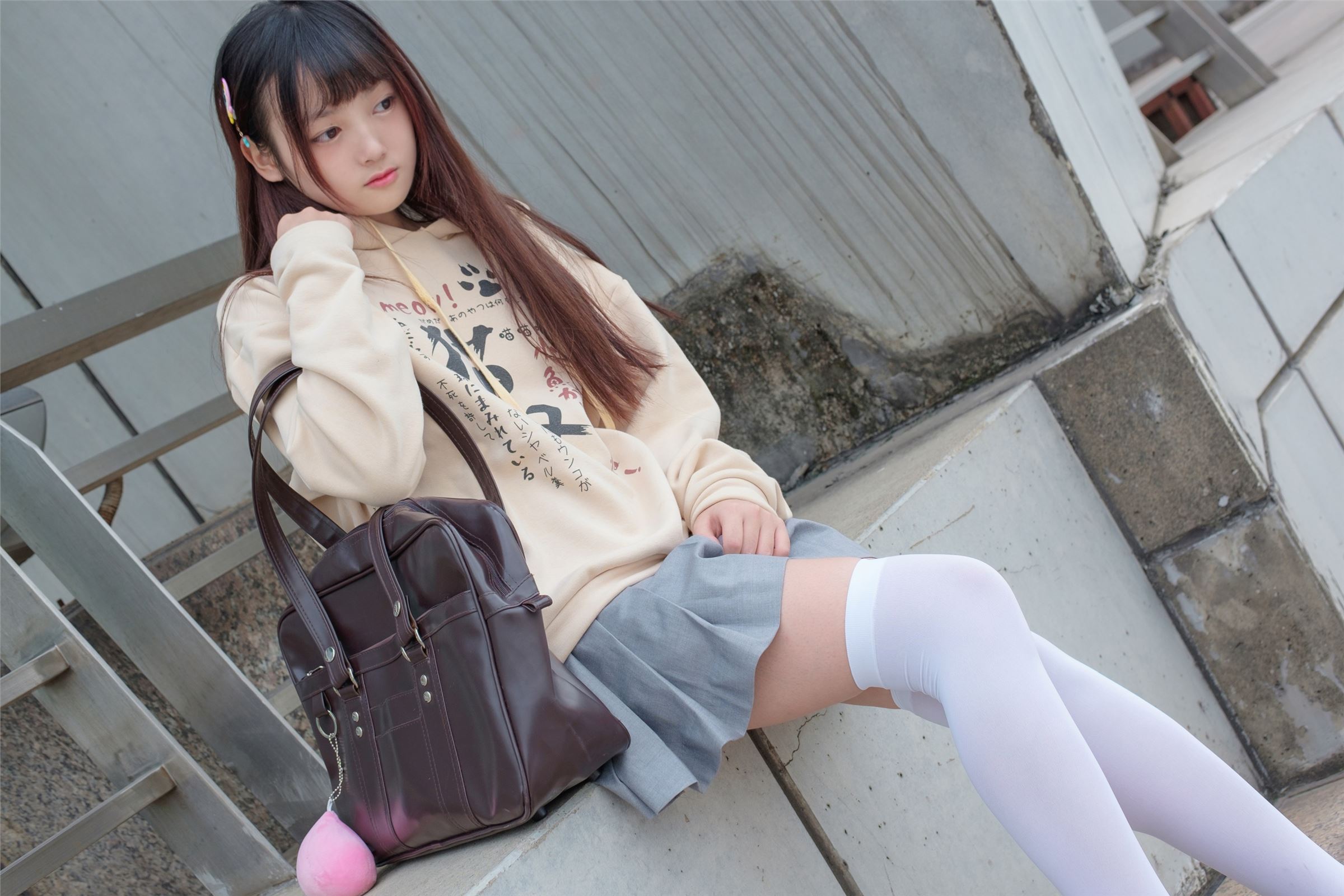 森萝财团写真 - [R15-040] 户外白丝短裙