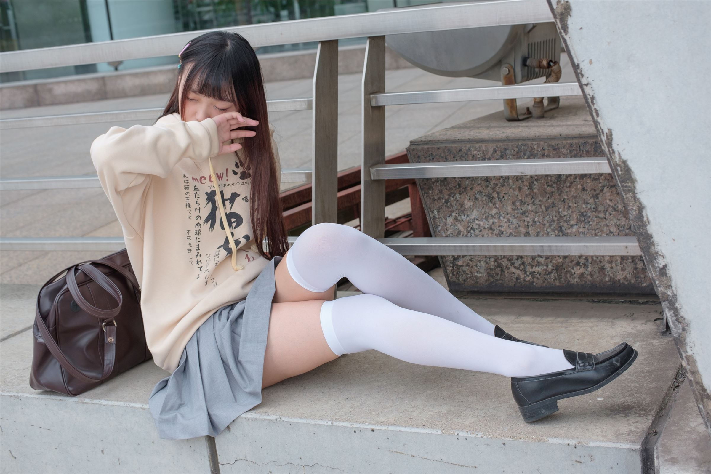 森萝财团写真 - [R15-040] 户外白丝短裙