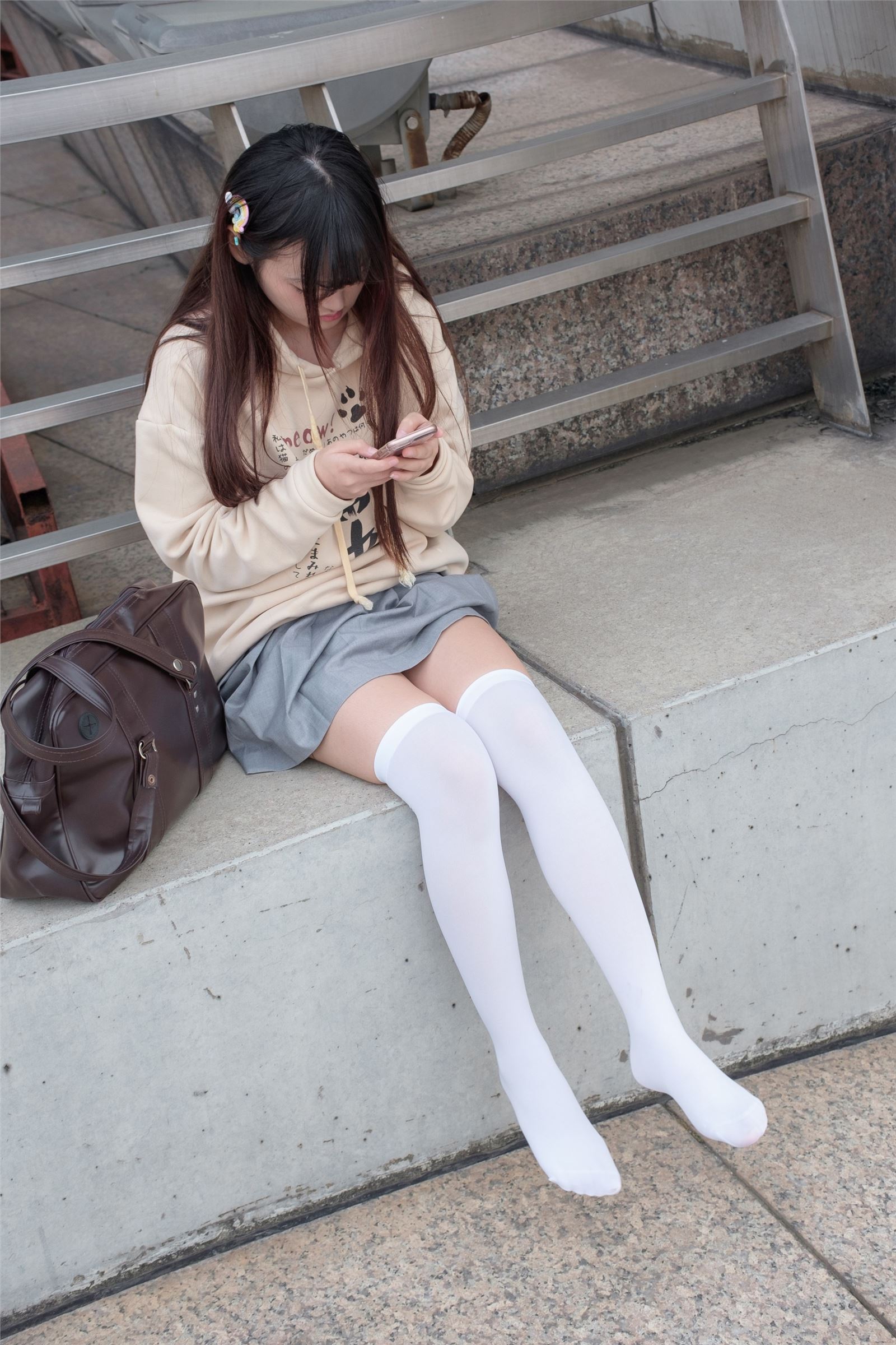 森萝财团写真 - [R15-040] 户外白丝短裙