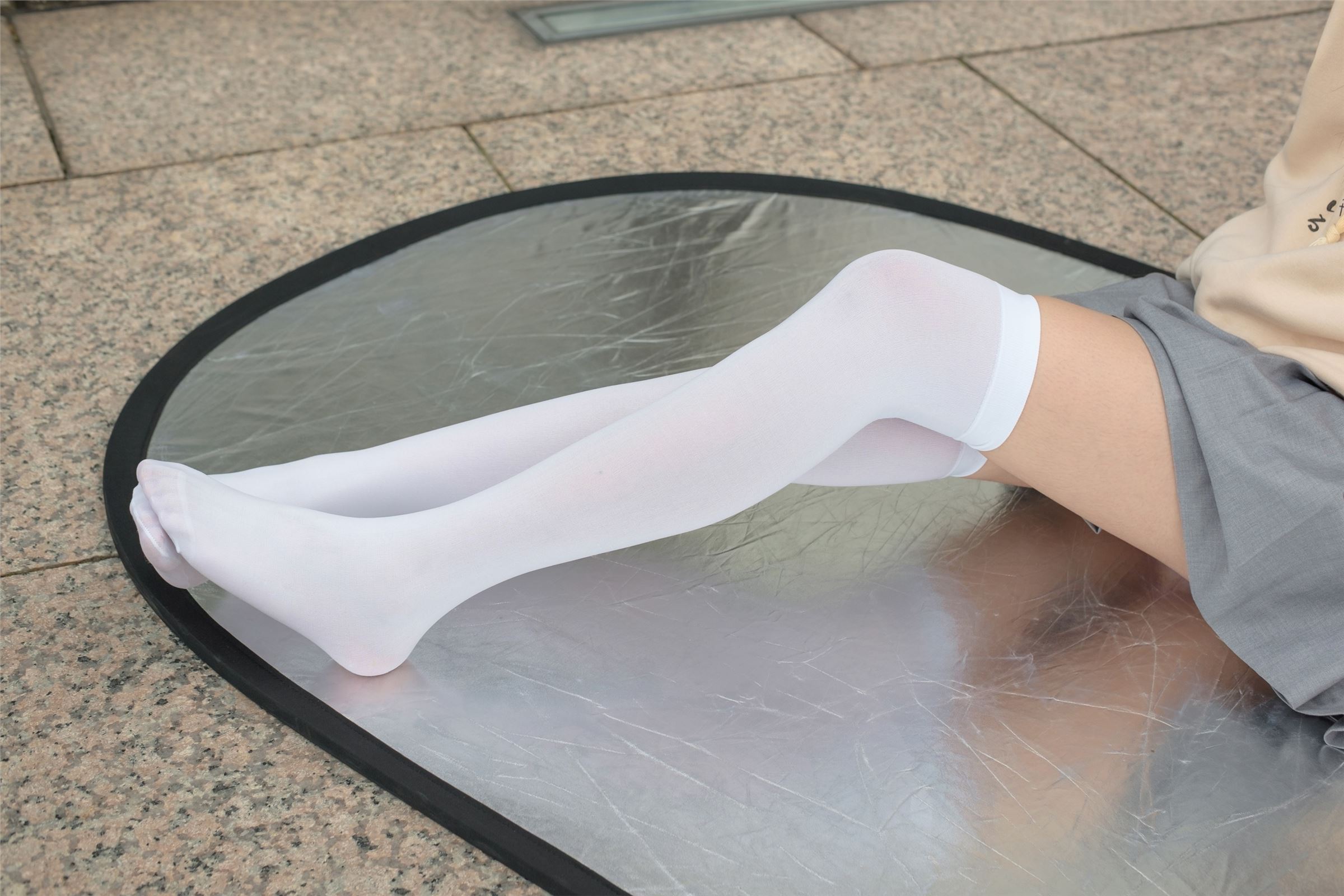 森萝财团写真 - [R15-040] 户外白丝短裙