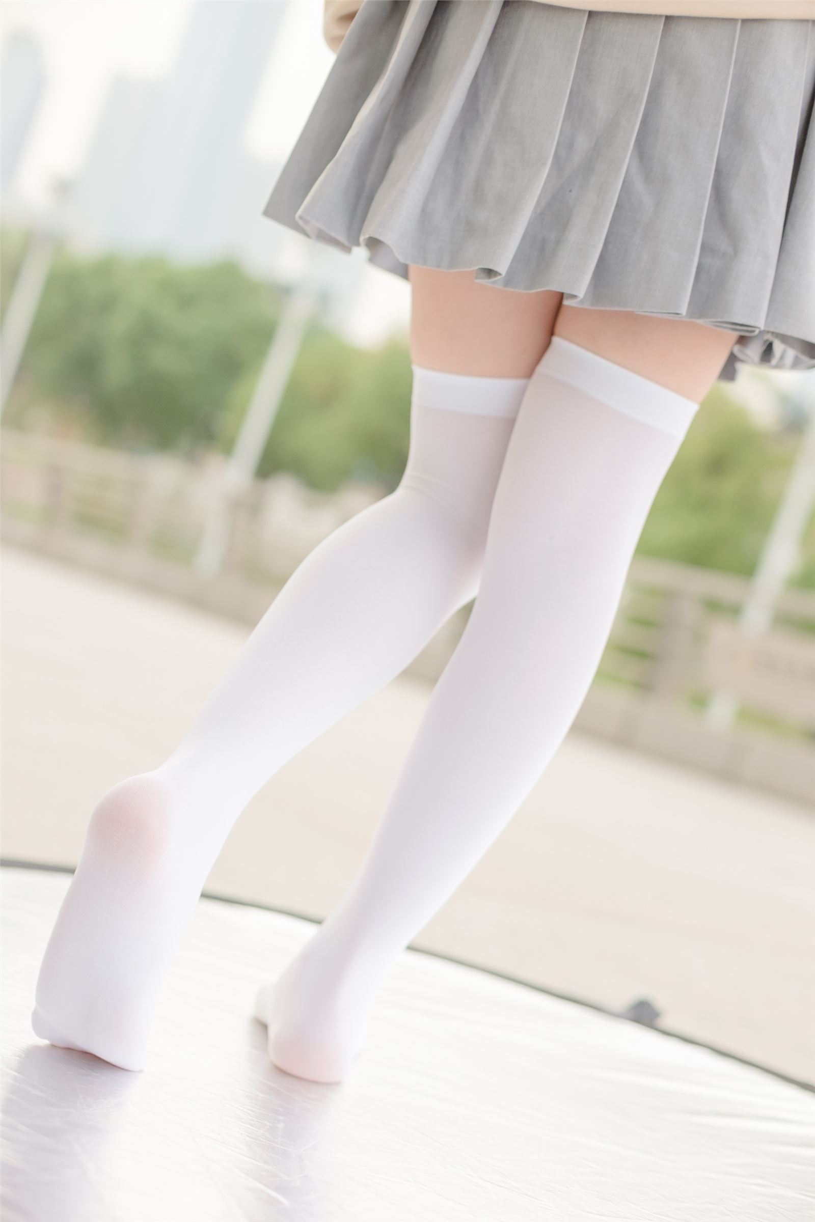 森萝财团写真 - [R15-040] 户外白丝短裙