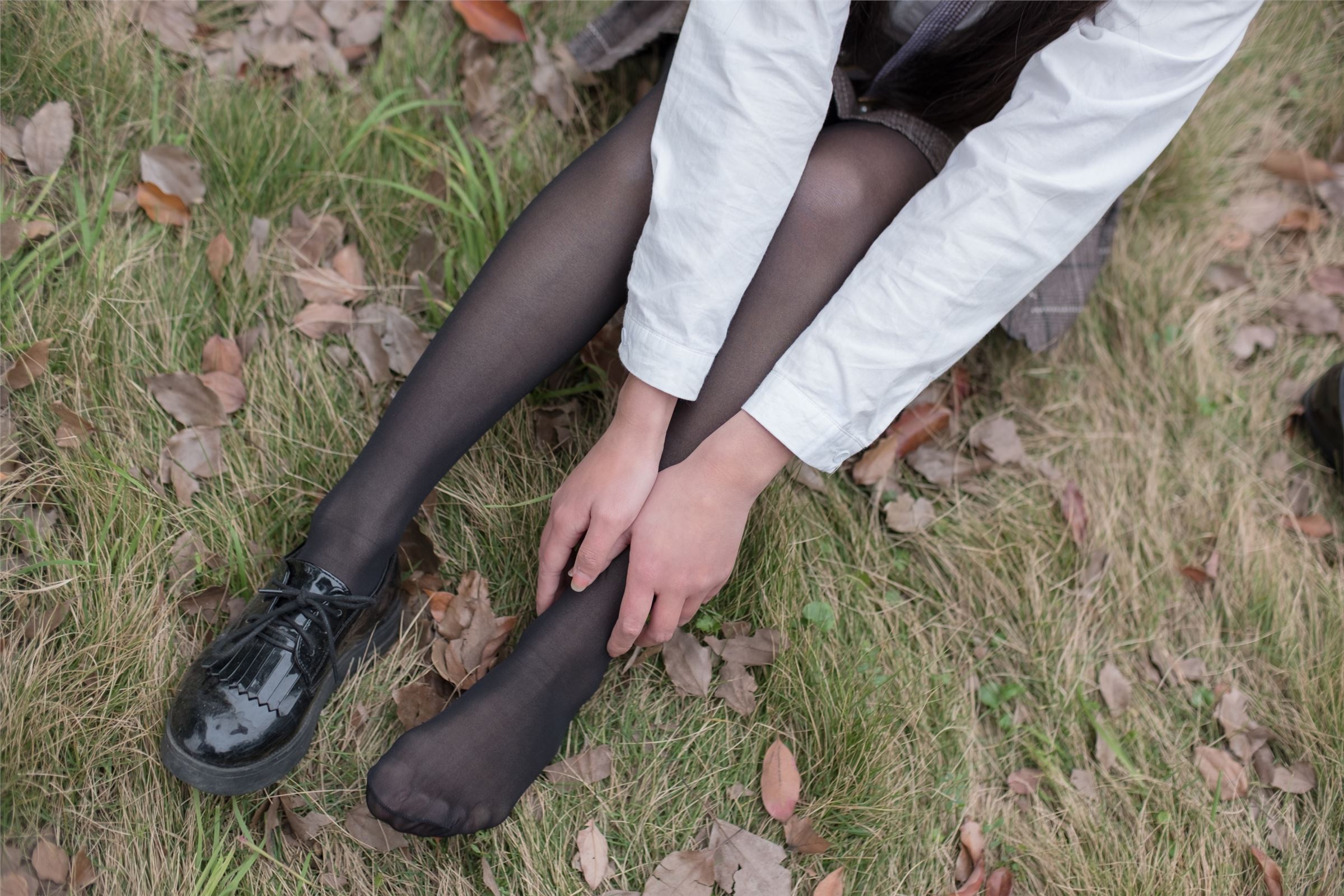 森萝财团写真 - [R15-043] 学妹教室玩黑丝1