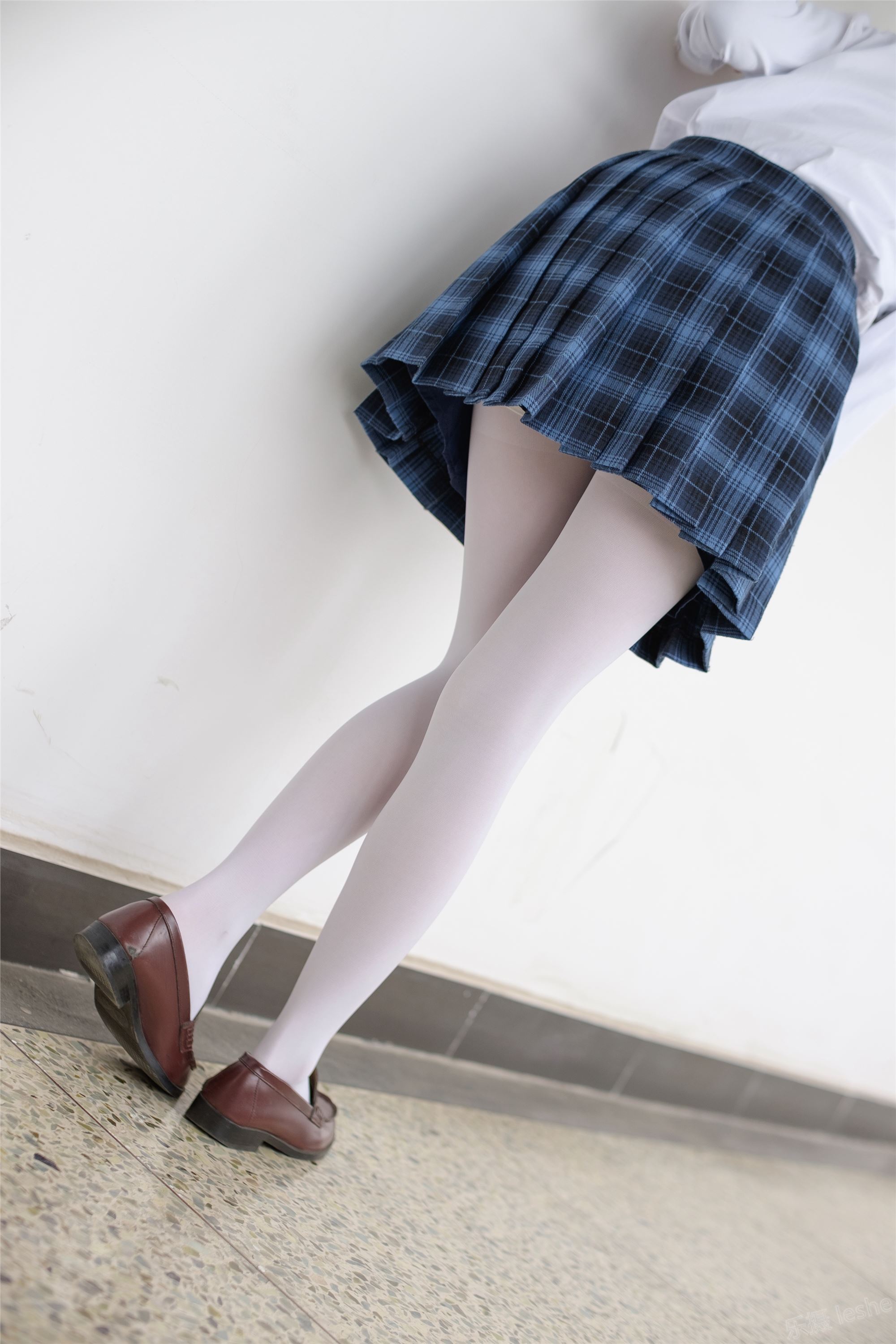 [森萝财团]萝莉丝足写真 R15-044 白丝学妹