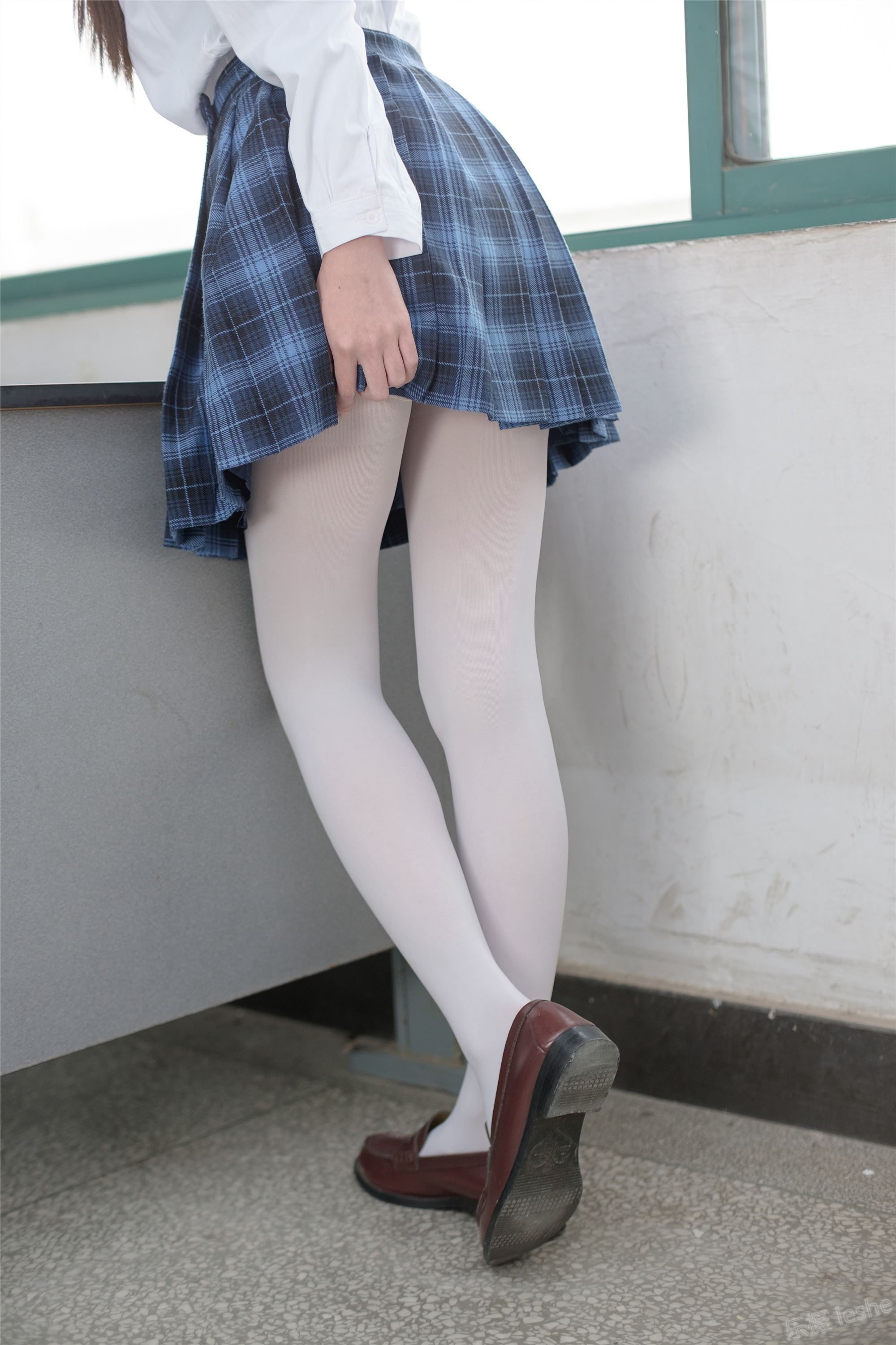 [森萝财团]萝莉丝足写真 R15-044 白丝学妹