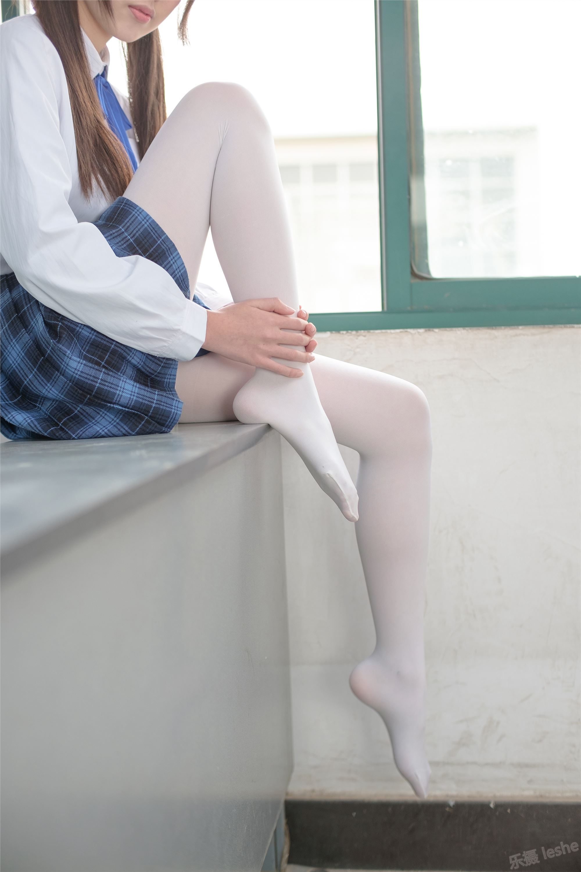 [森萝财团]萝莉丝足写真 R15-044 白丝学妹