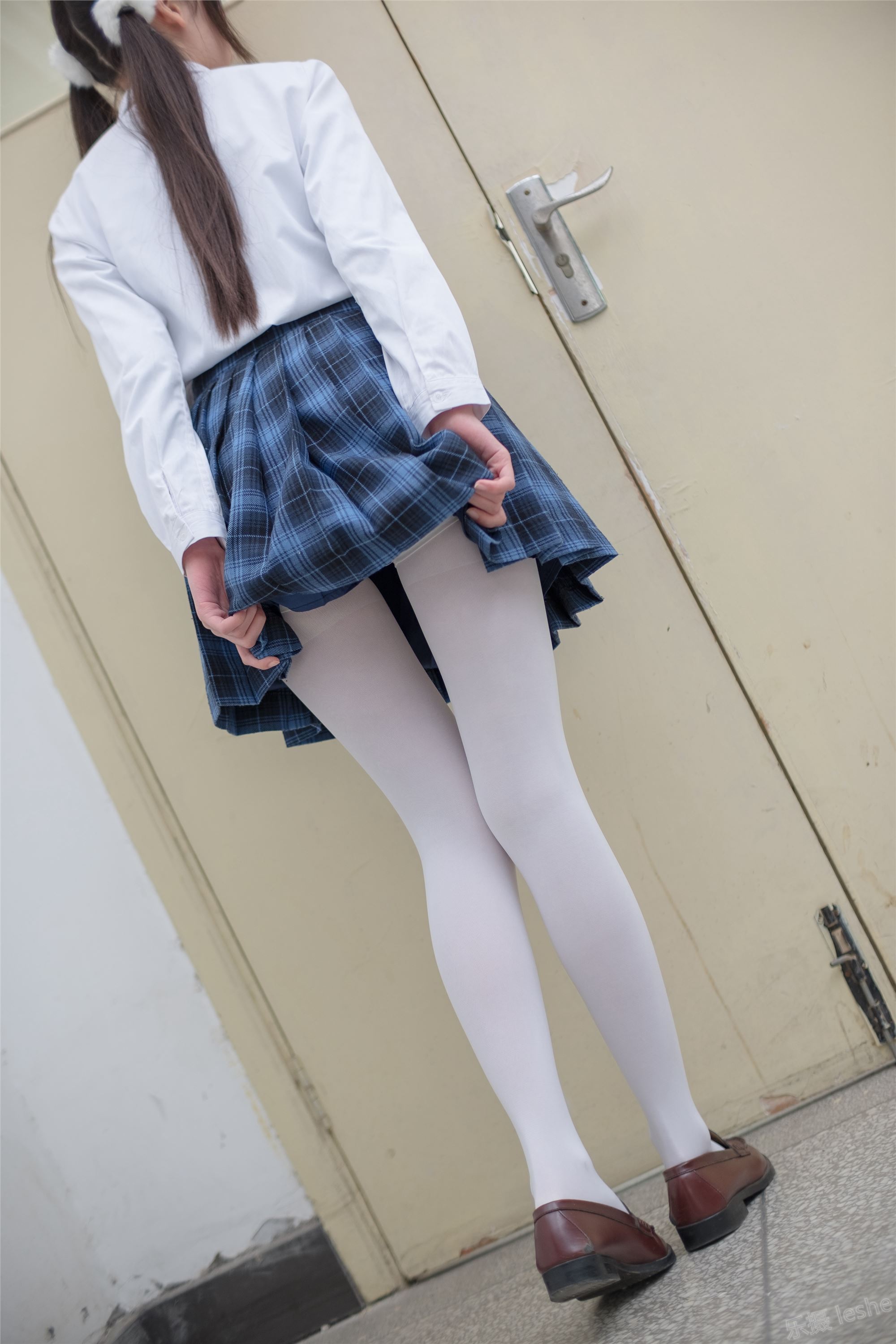 [森萝财团]萝莉丝足写真 R15-044 白丝学妹