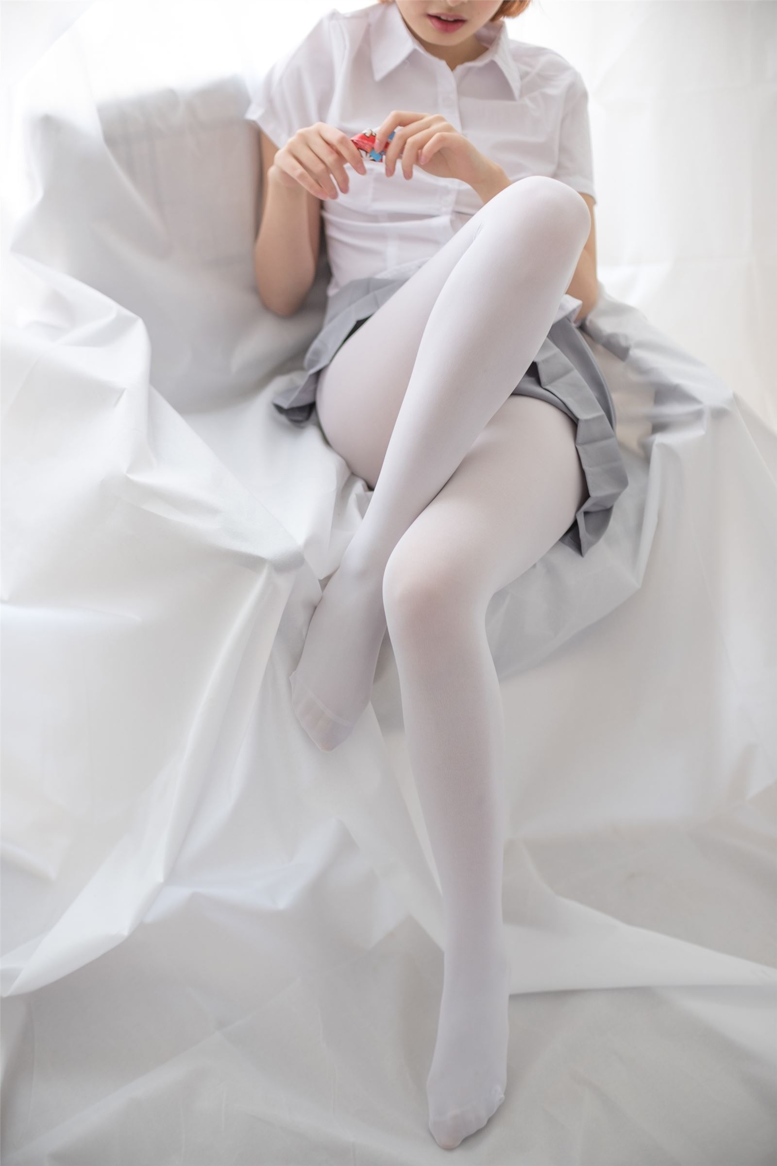 森萝财团写真 - [R15-045] 白丝学妹休憩空间