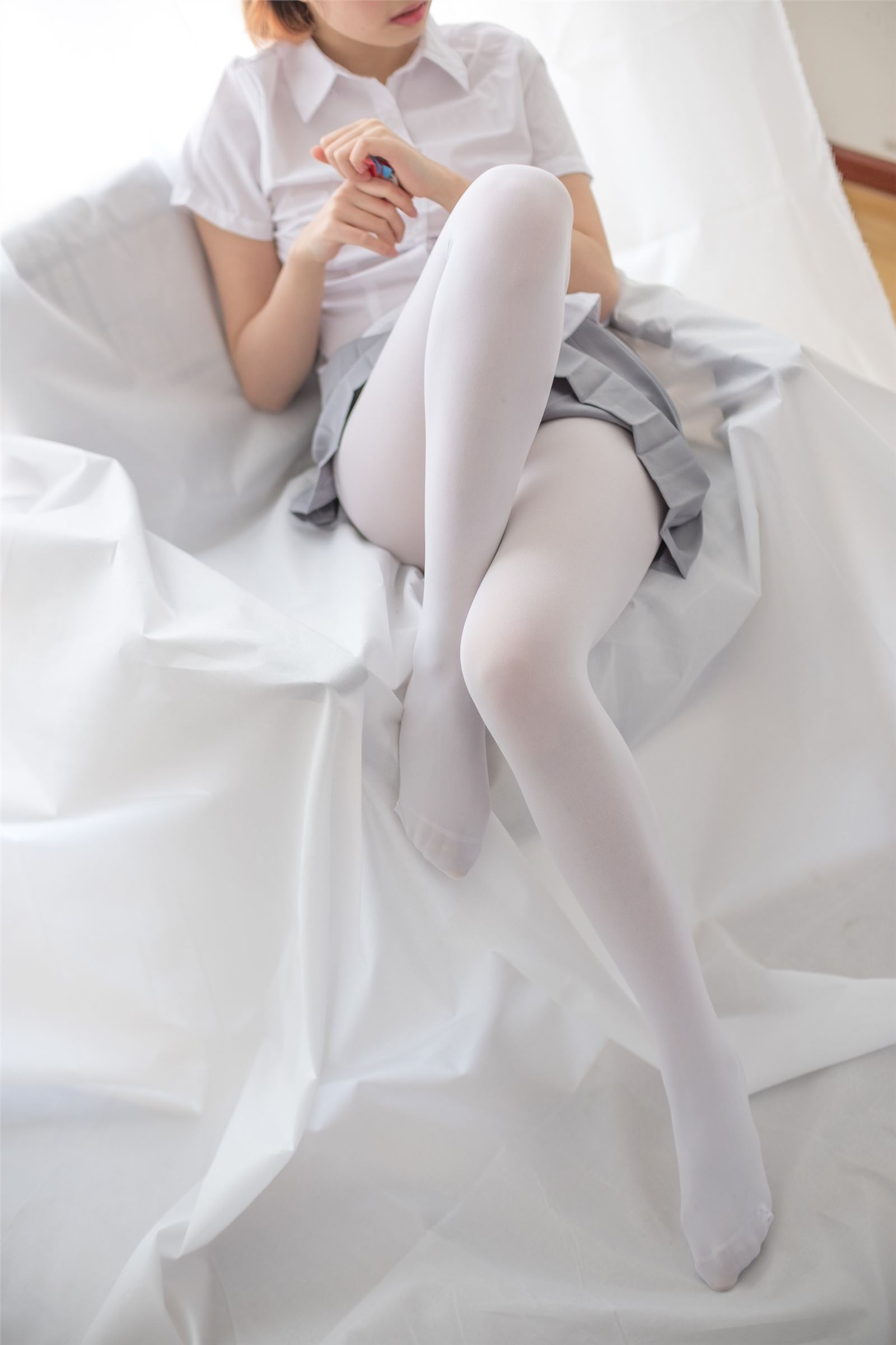 森萝财团写真 - [R15-045] 白丝学妹休憩空间