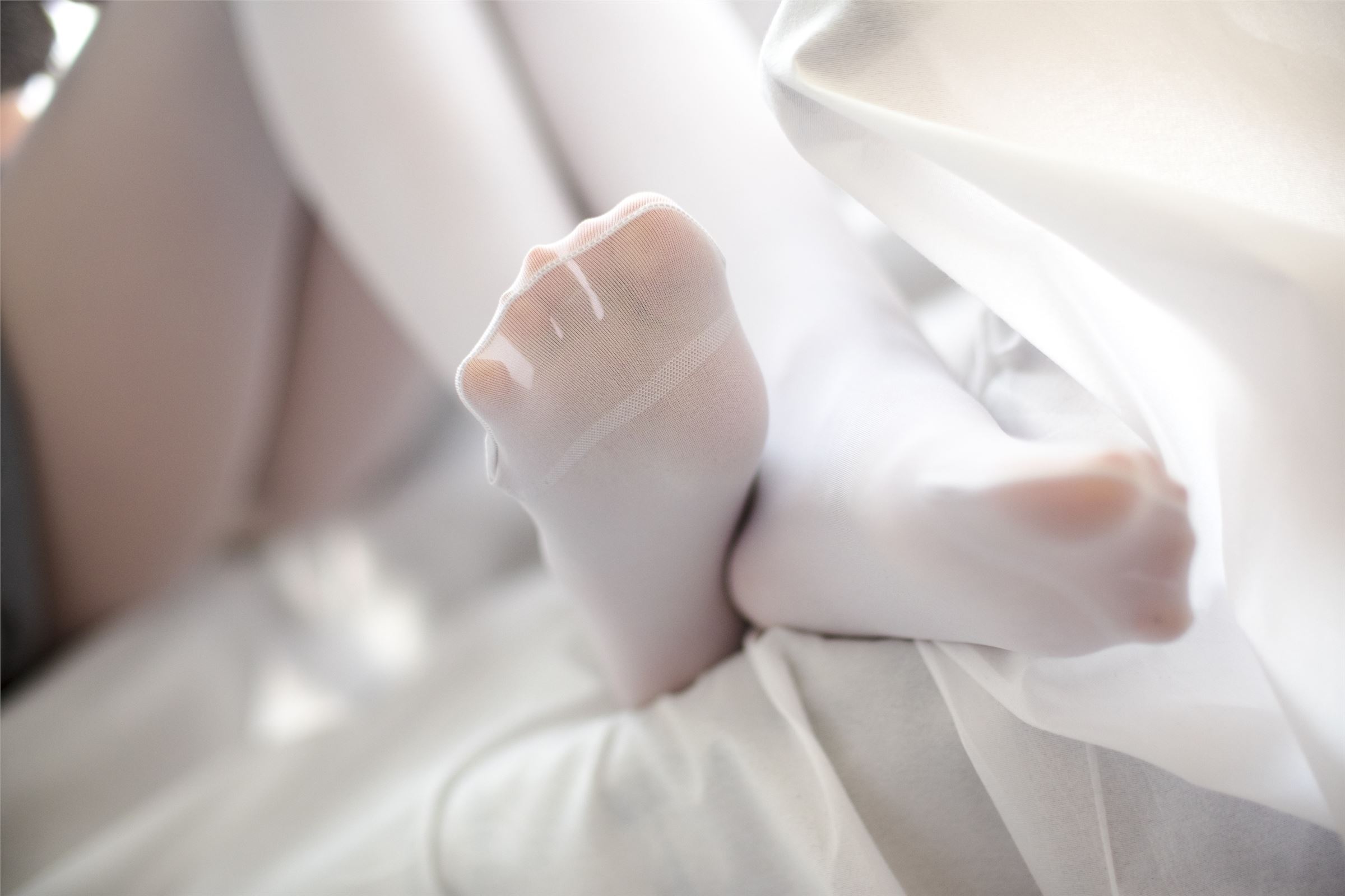 森萝财团写真 - [R15-045] 白丝学妹休憩空间