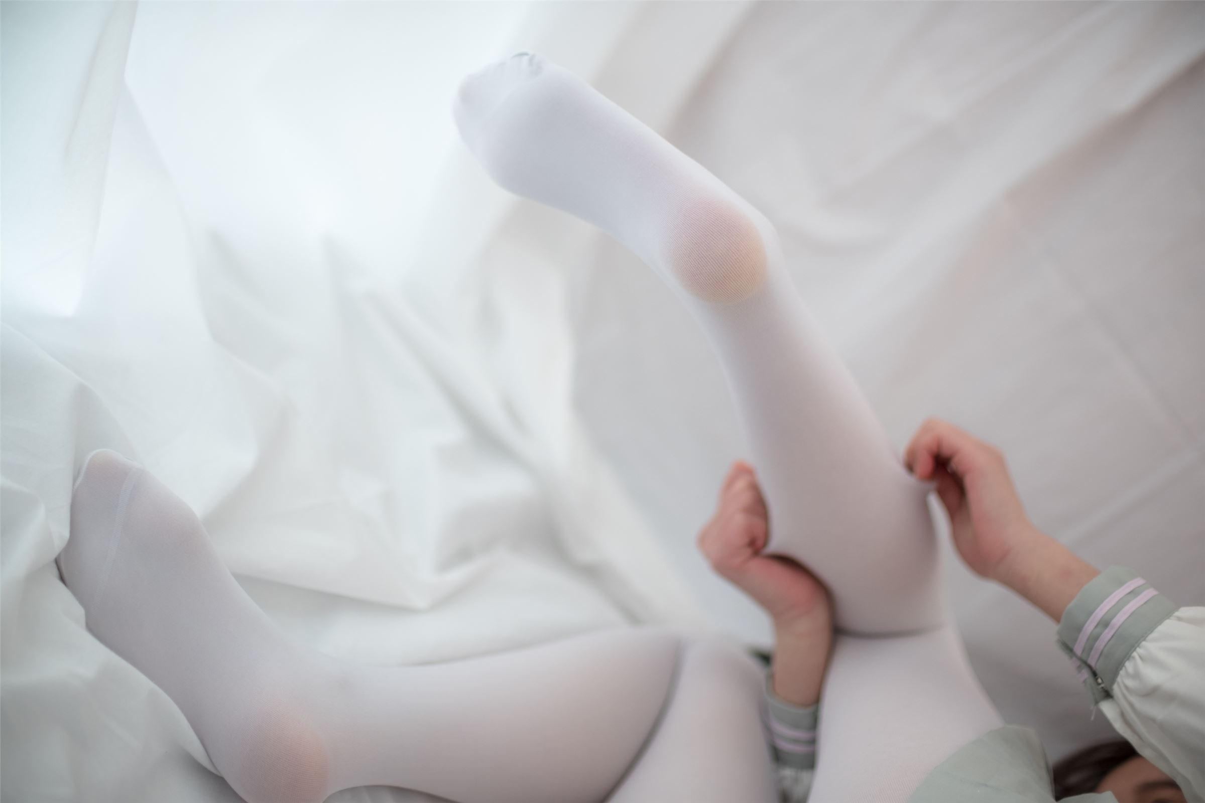 森萝财团写真 - [R15-046] 薄丝美足