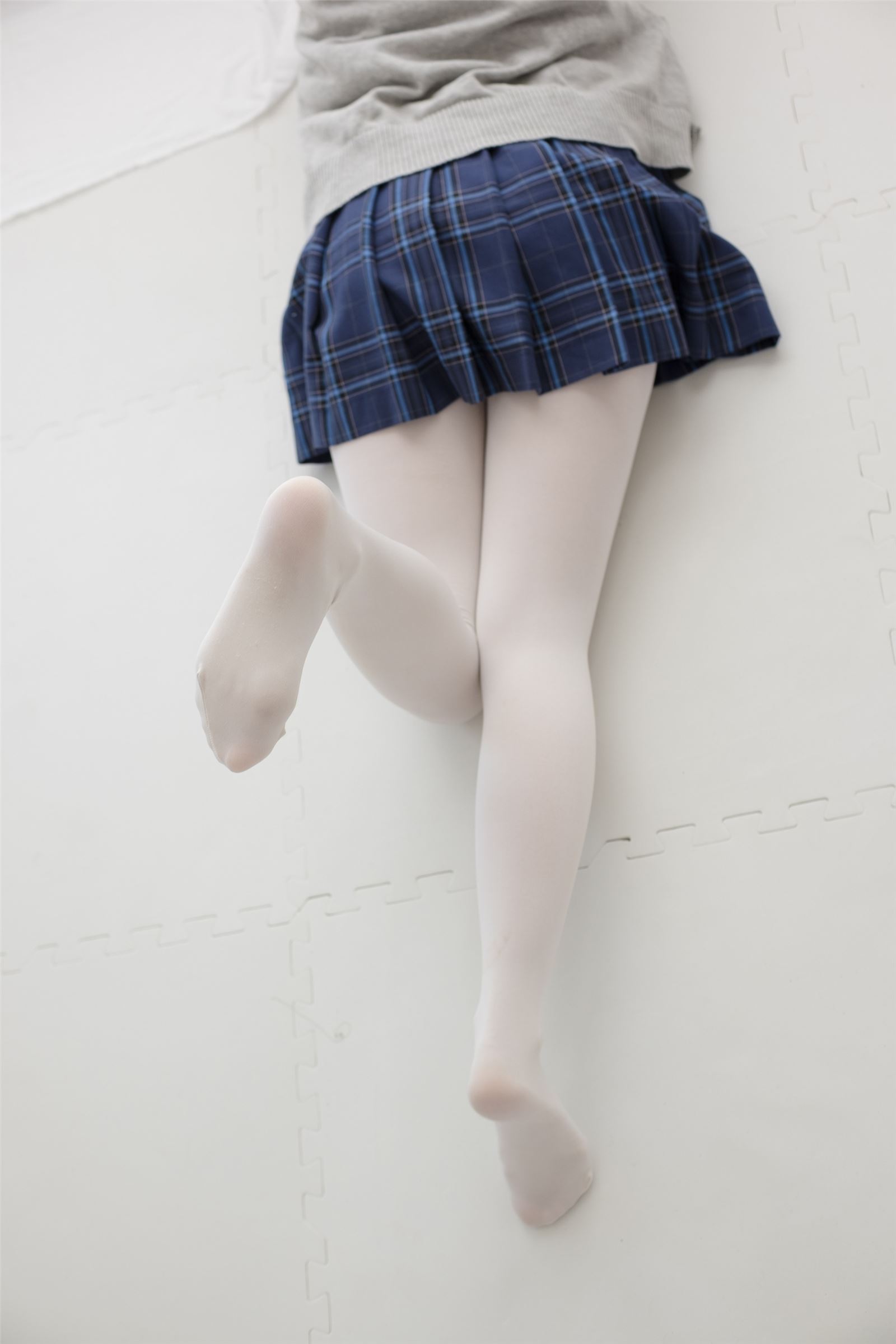 森萝财团写真 - [R15-047] 心中的白丝