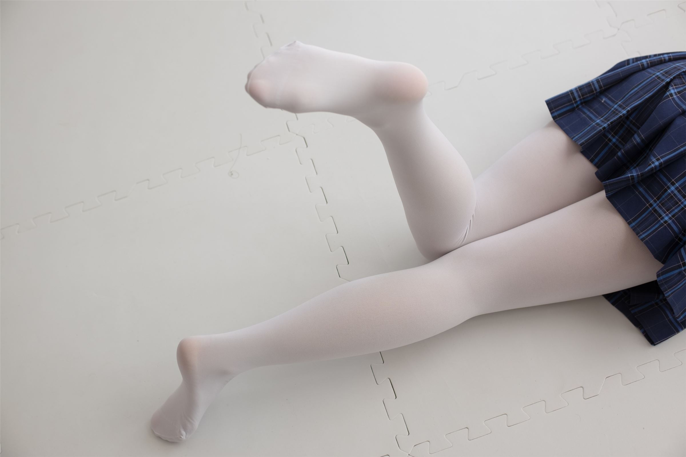 森萝财团写真 - [R15-047] 心中的白丝