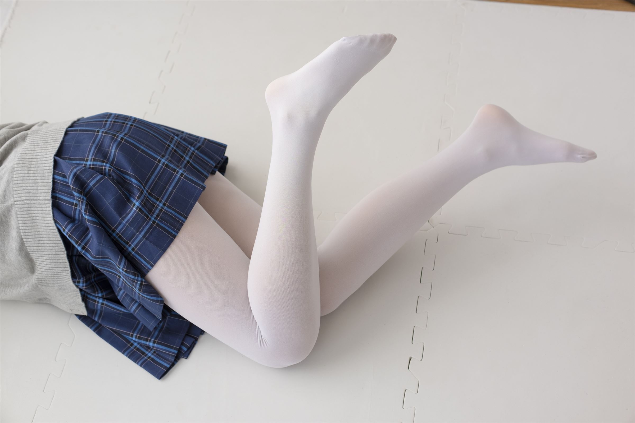 森萝财团写真 - [R15-047] 心中的白丝