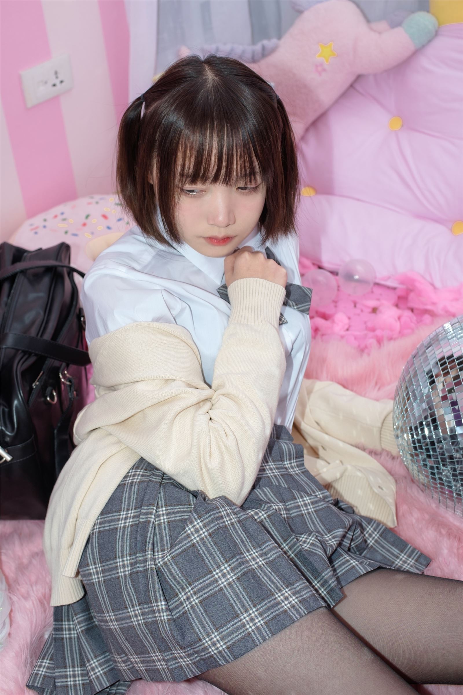 森萝财团写真 - [SSR-008] 黑丝妹妹的闺房