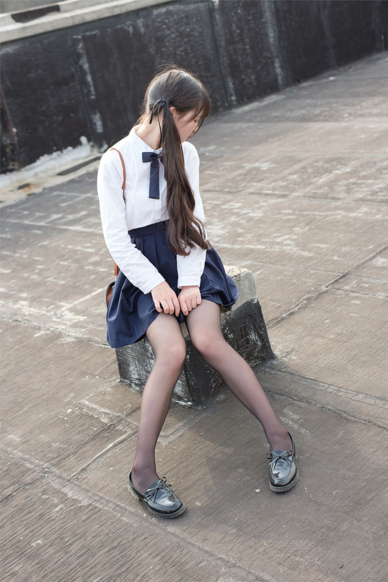 森萝财团写真 - [SSR-009] 户外黑丝学妹