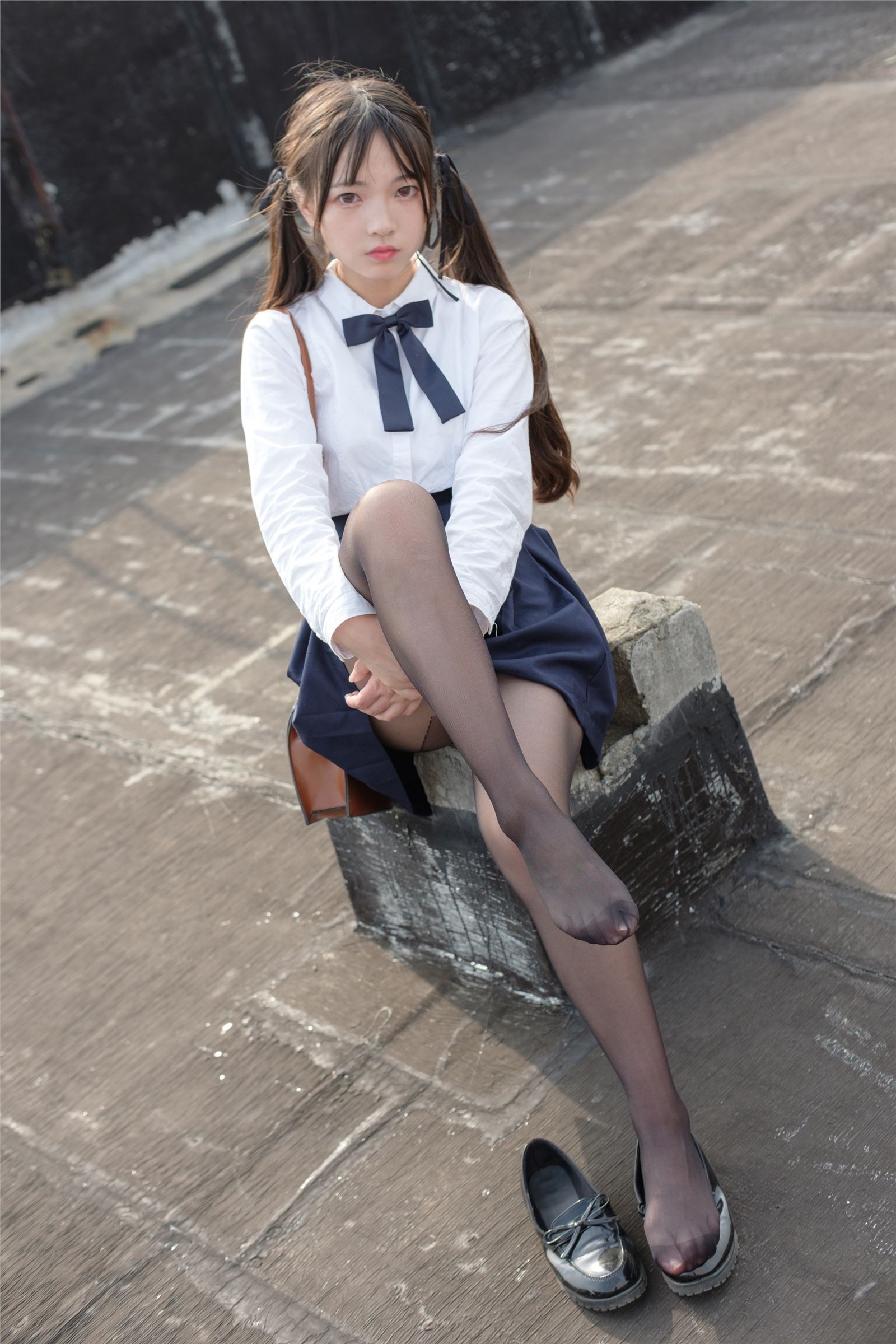 森萝财团写真 - [SSR-009] 户外黑丝学妹